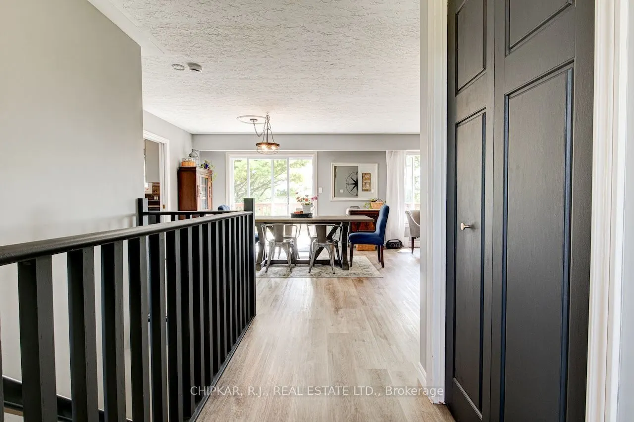 516 Governor's Road E