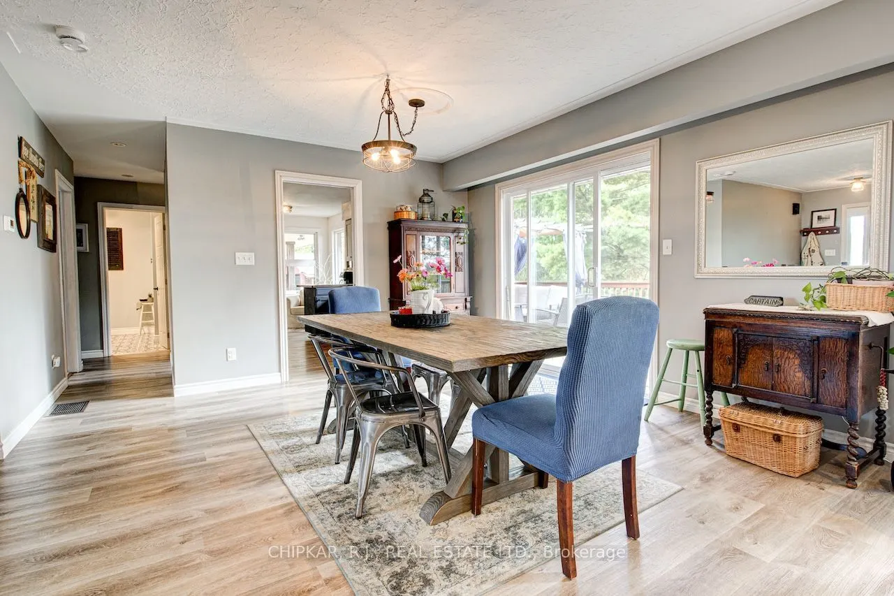 516 Governor's Road E