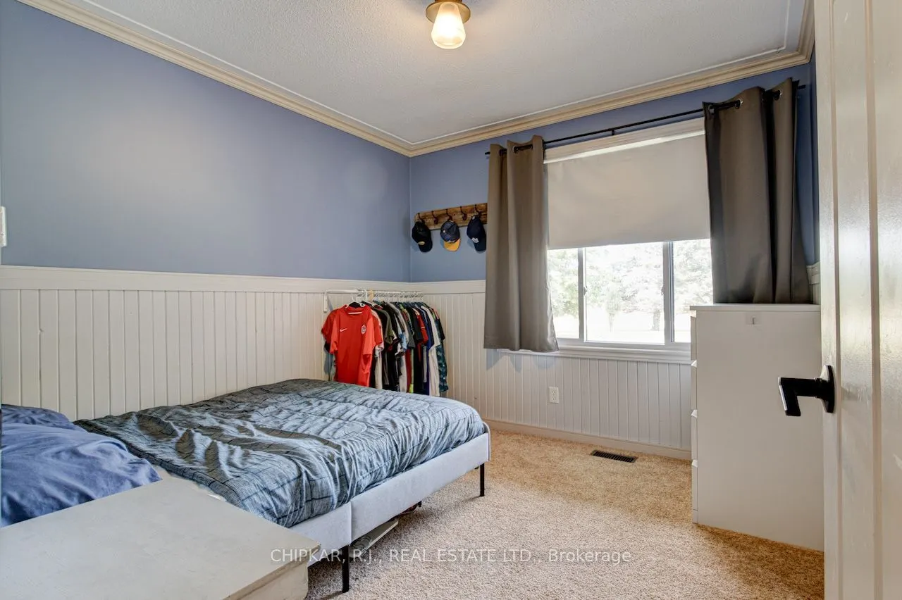 516 Governor's Road E