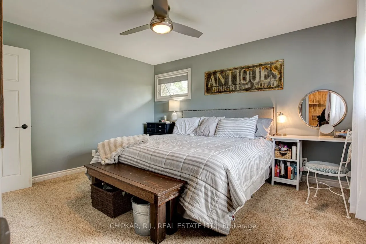 516 Governor's Road E