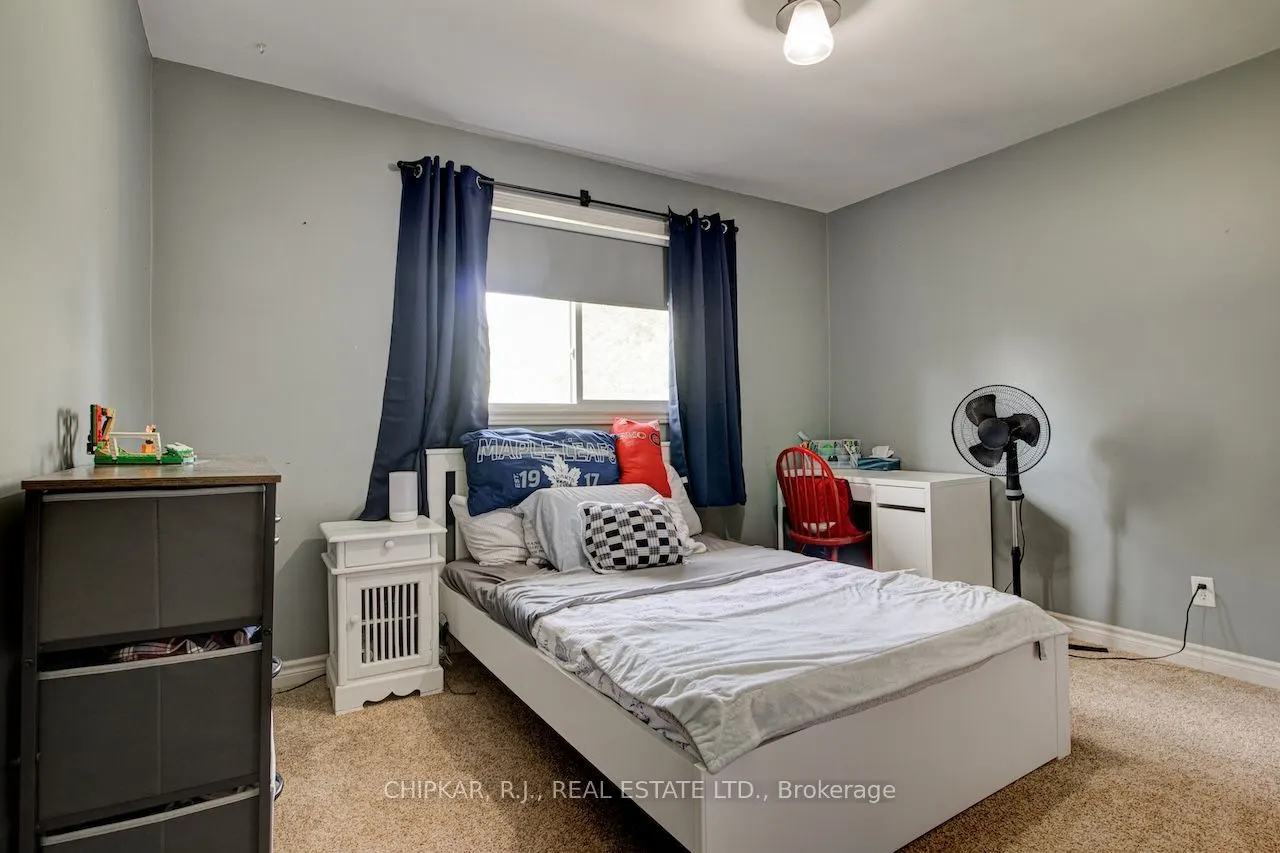 516 Governor's Road E