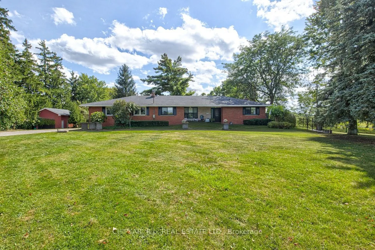 516 Governor's Road E