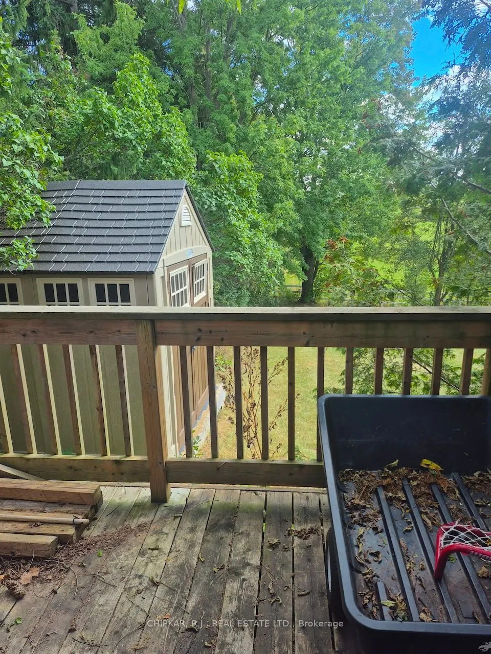 516 Governor's Road E