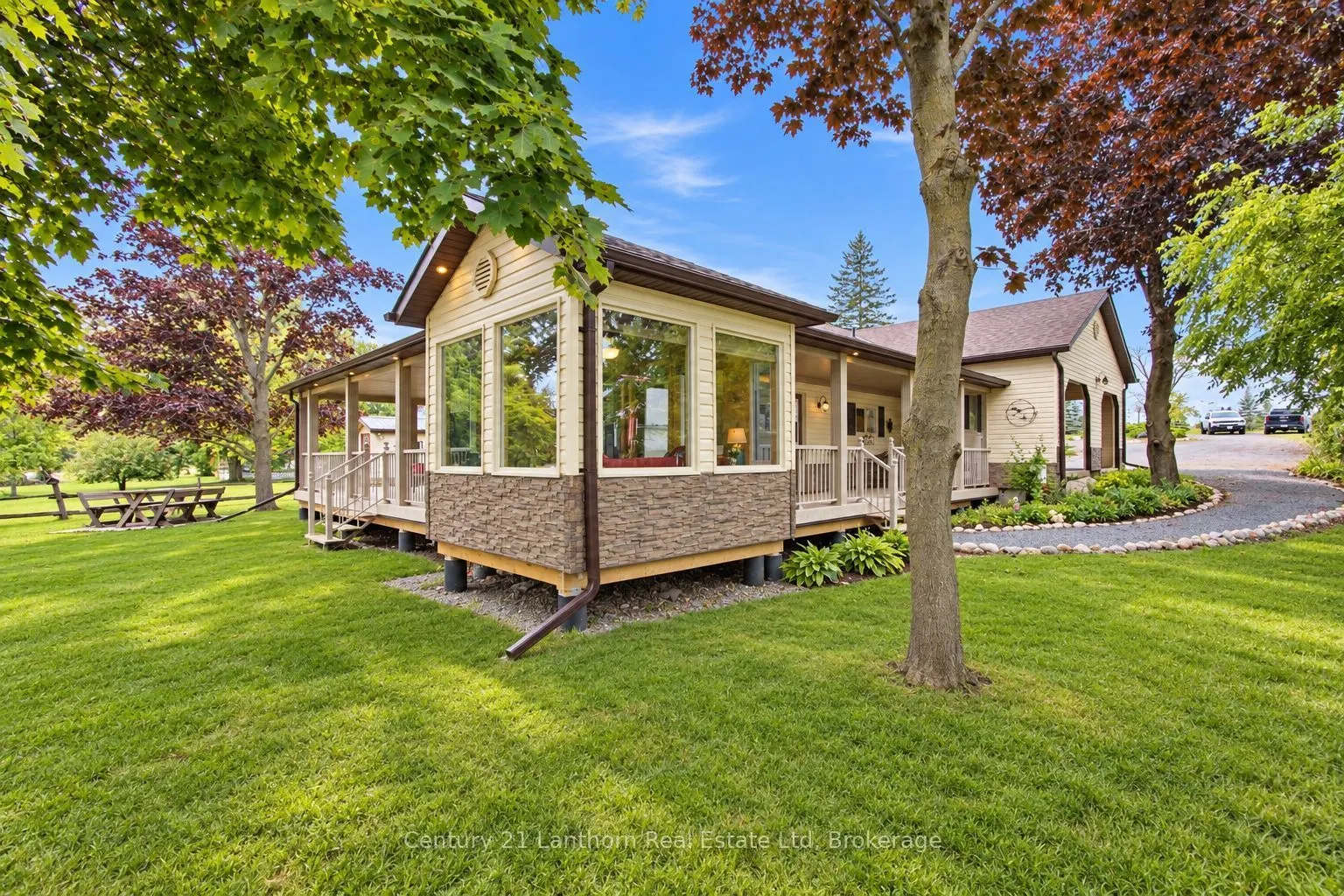 537 Catchmore Road
