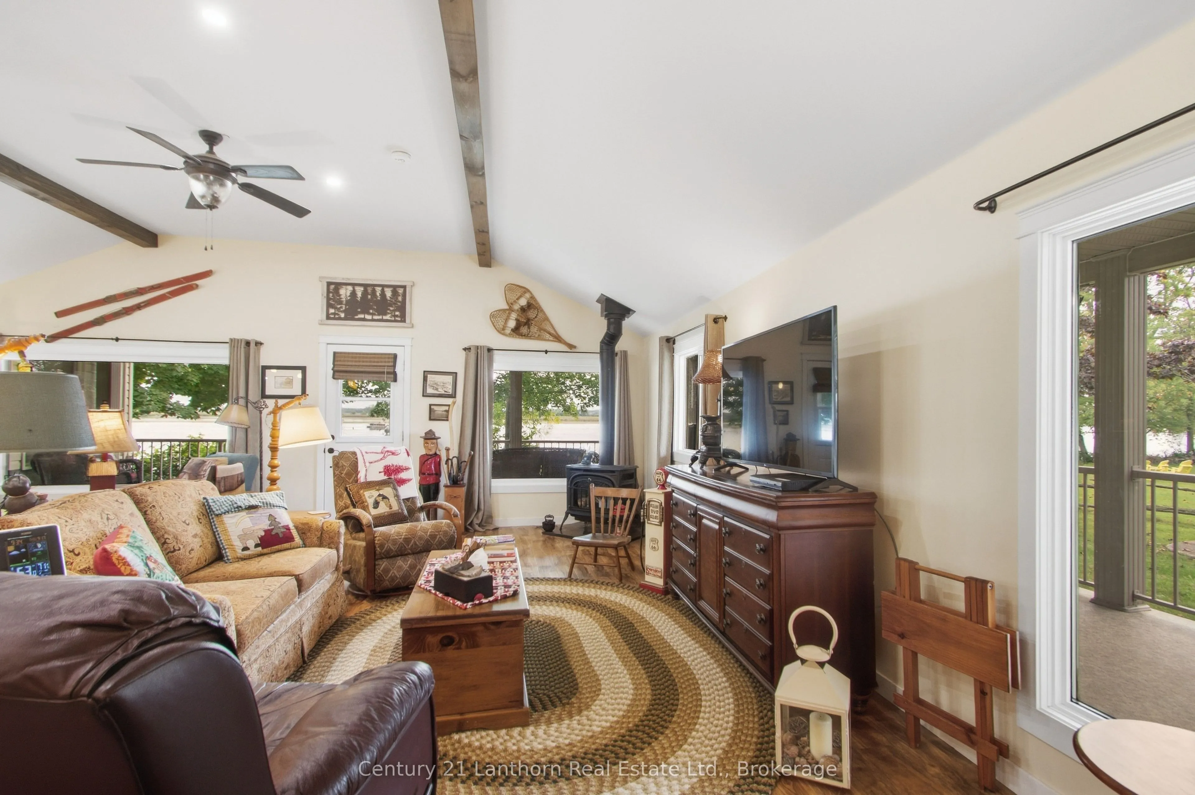 537 Catchmore Road