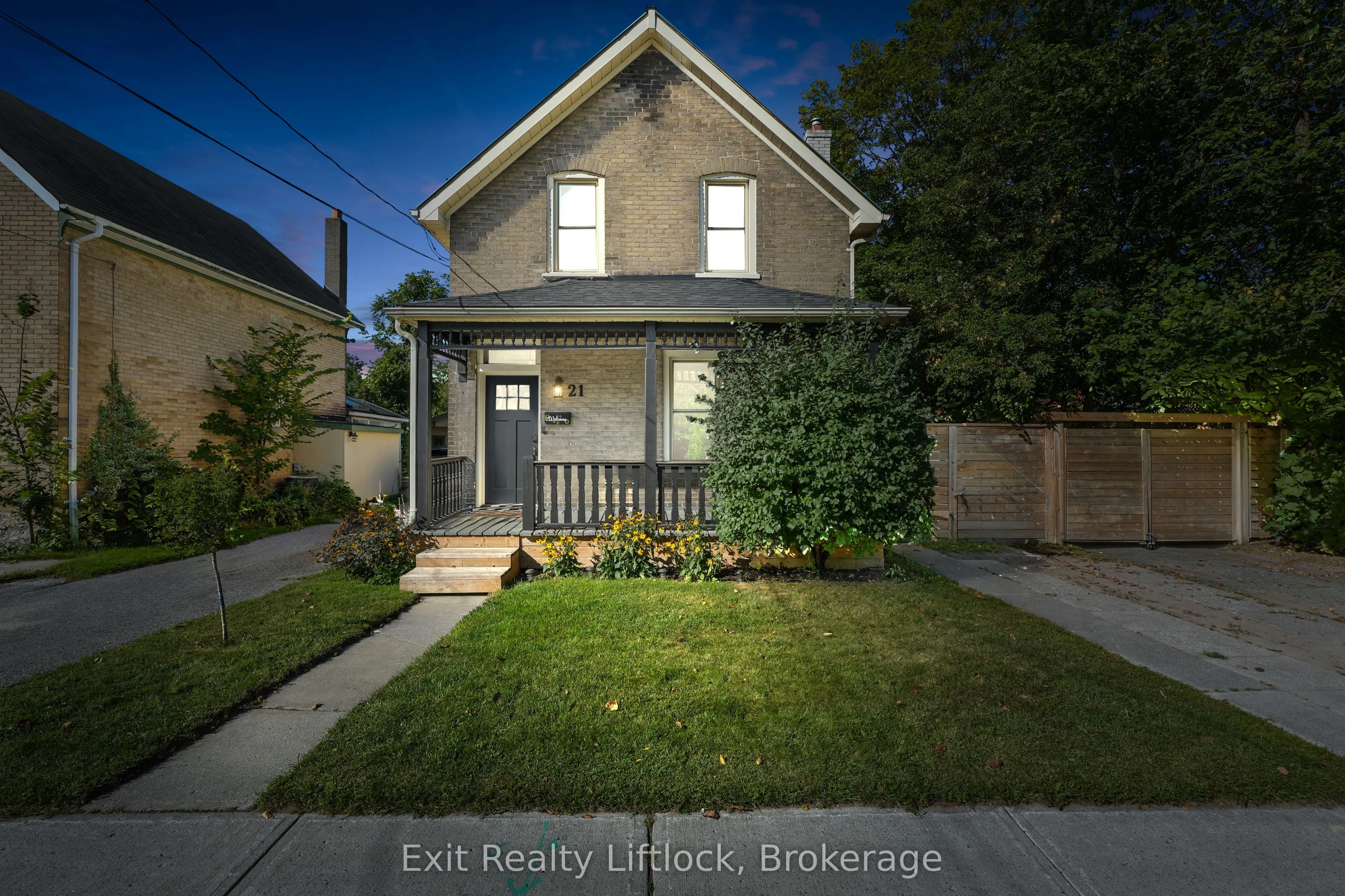 21 Aylmer Street S