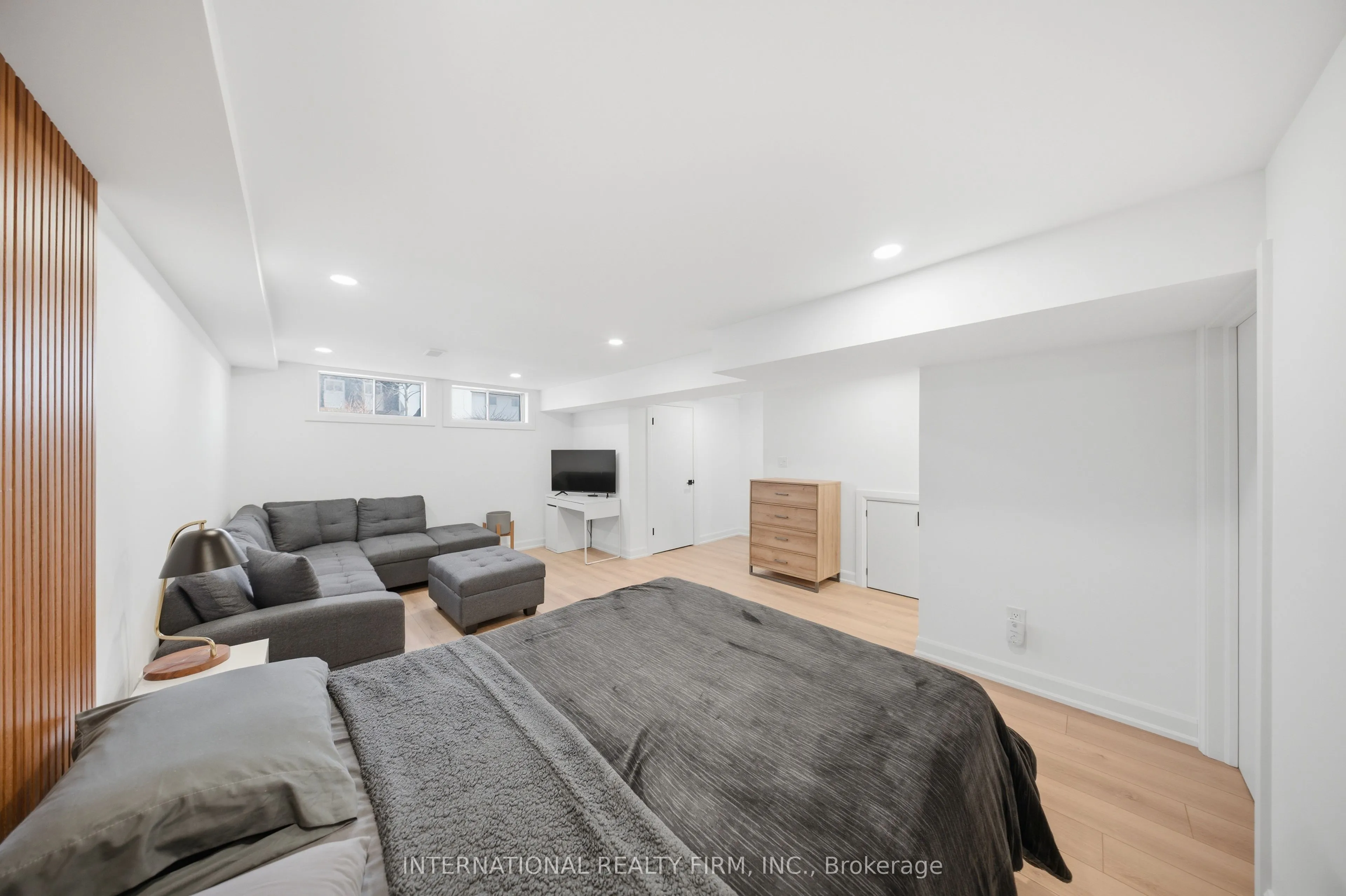 28 Debby Crescent