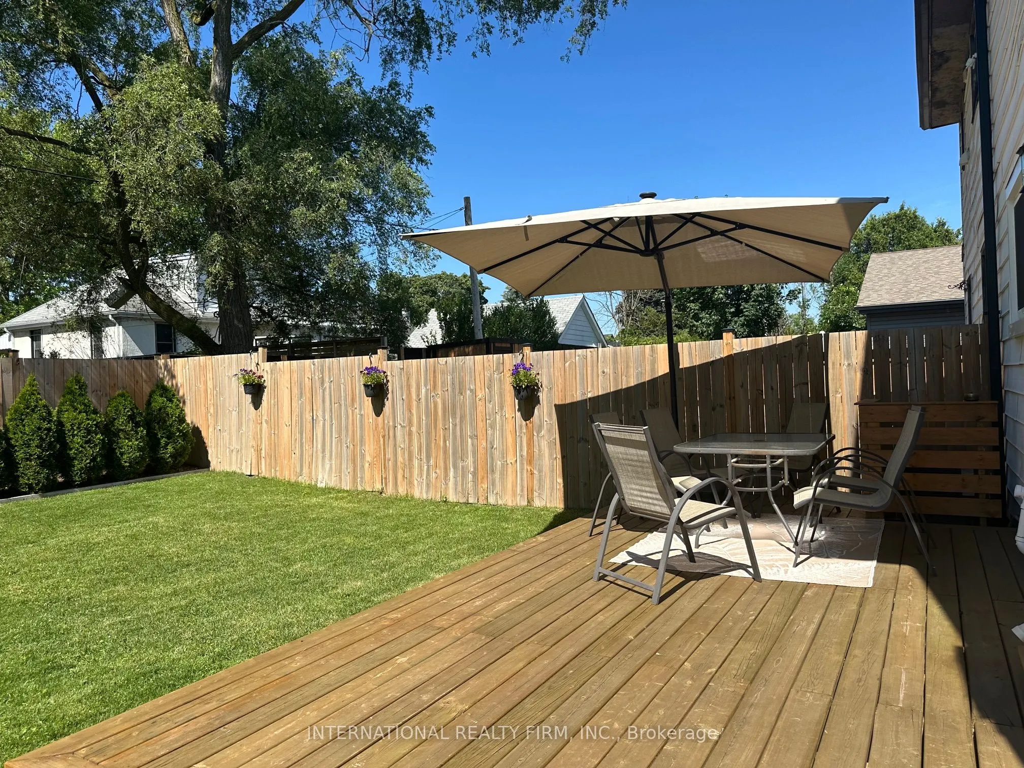 28 Debby Crescent