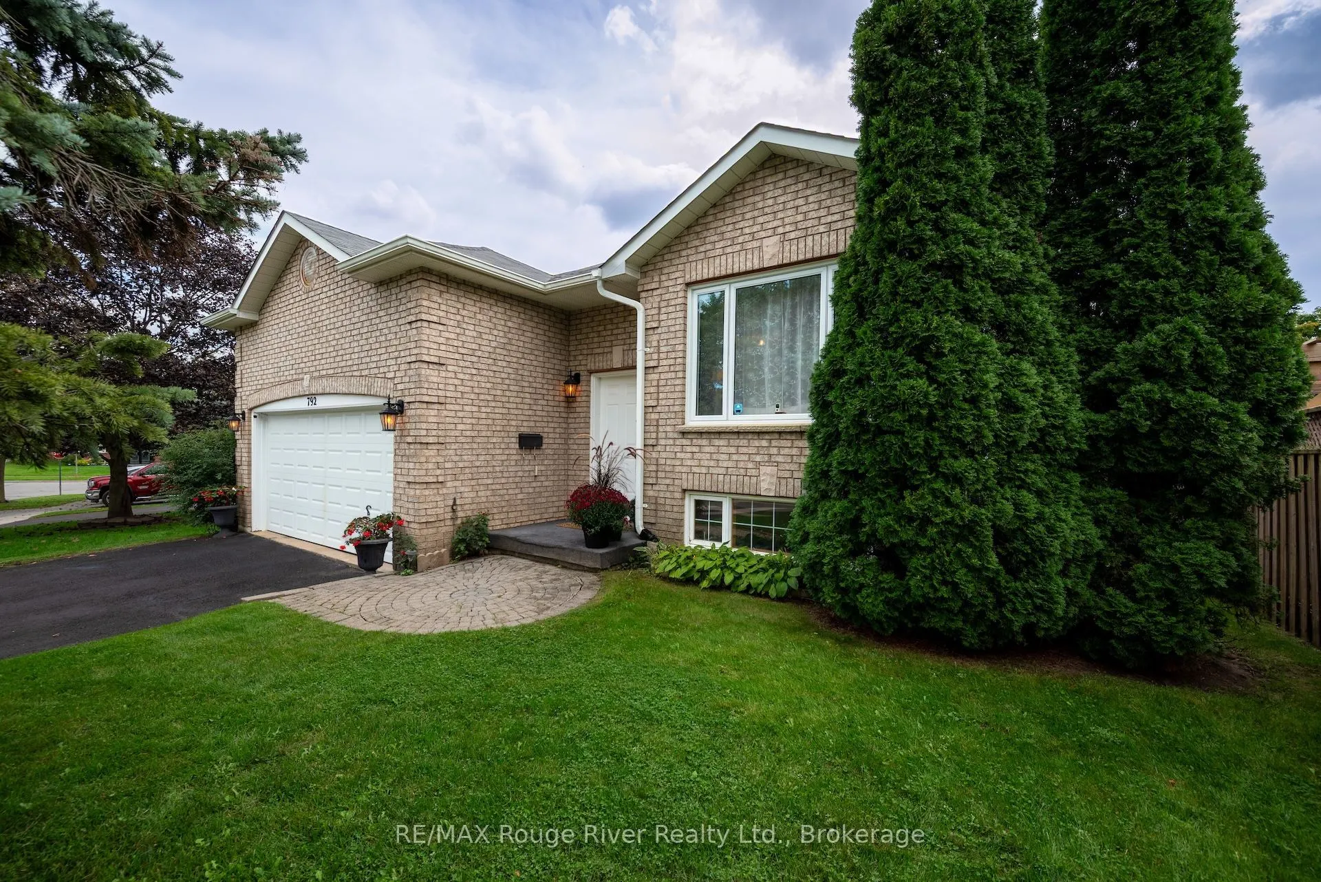 792 Greer Crescent
