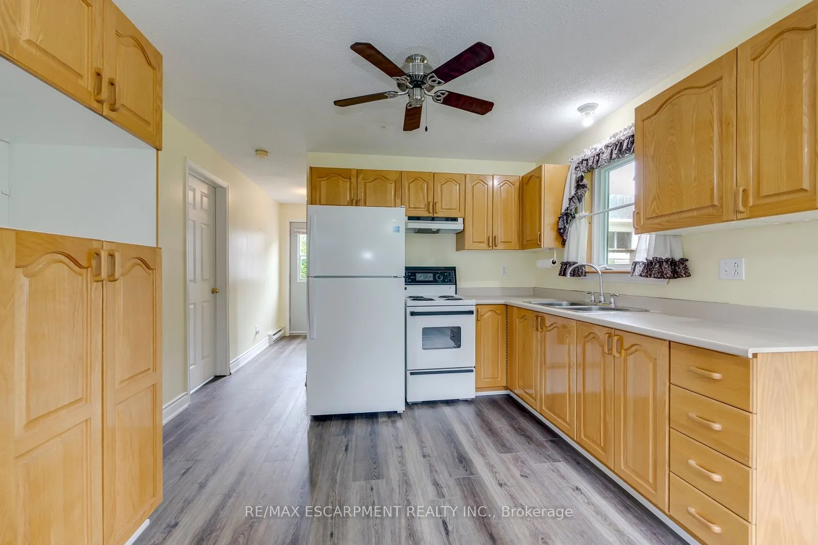 555118 MONO AMARANTH Townline