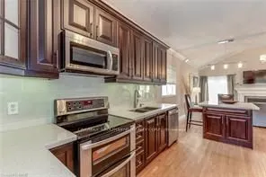 480 HAMILTON Drive