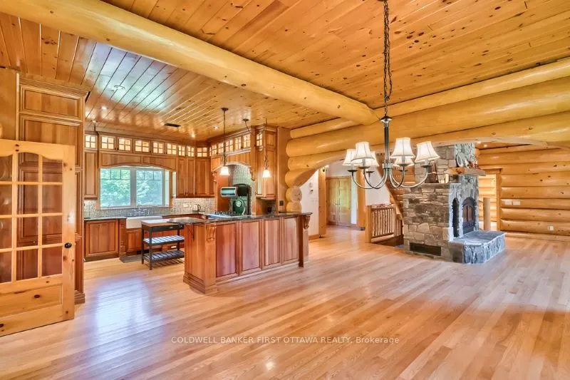 2467 DARLING Road