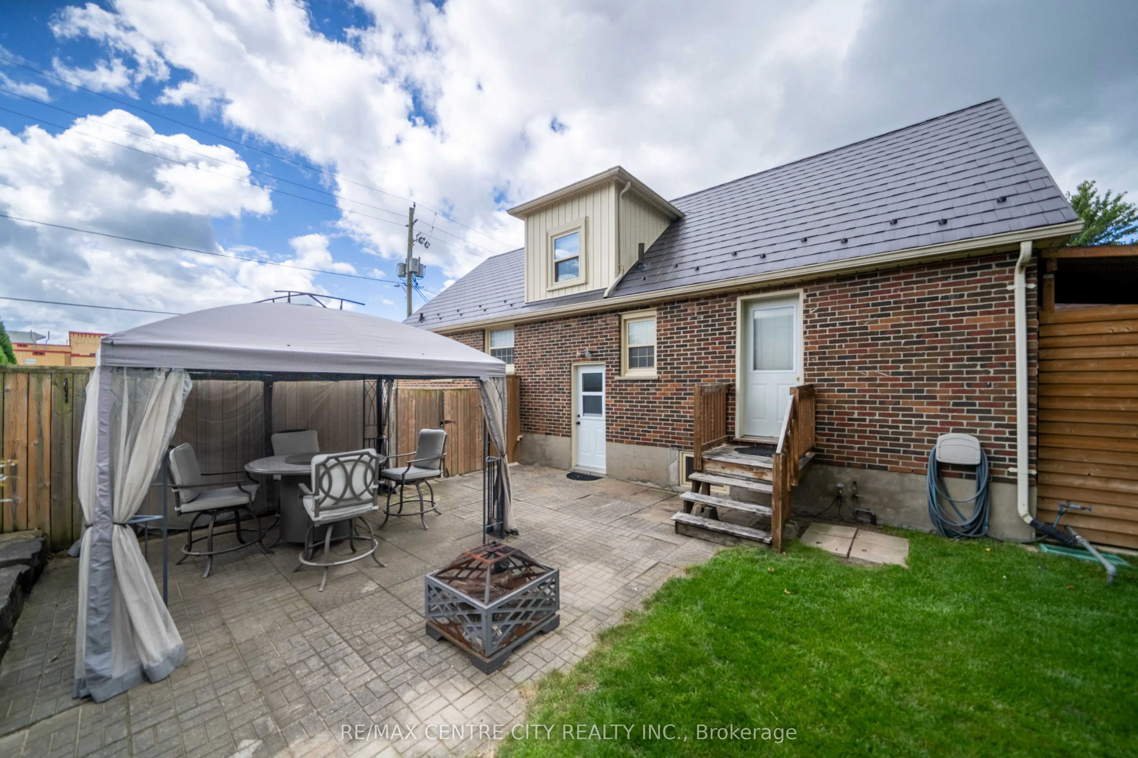 227 Beattie Street