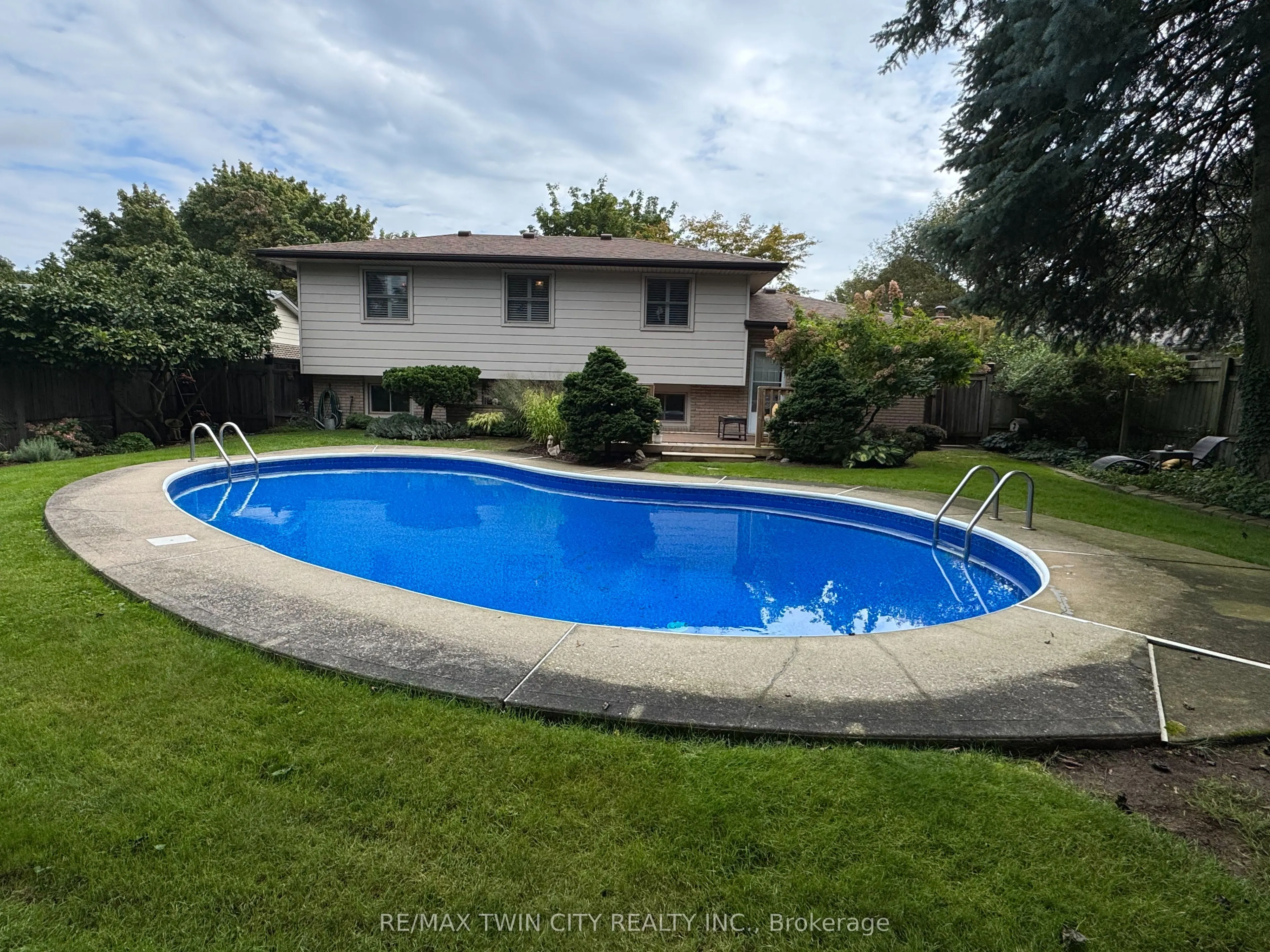 78 BERKLEY Crescent