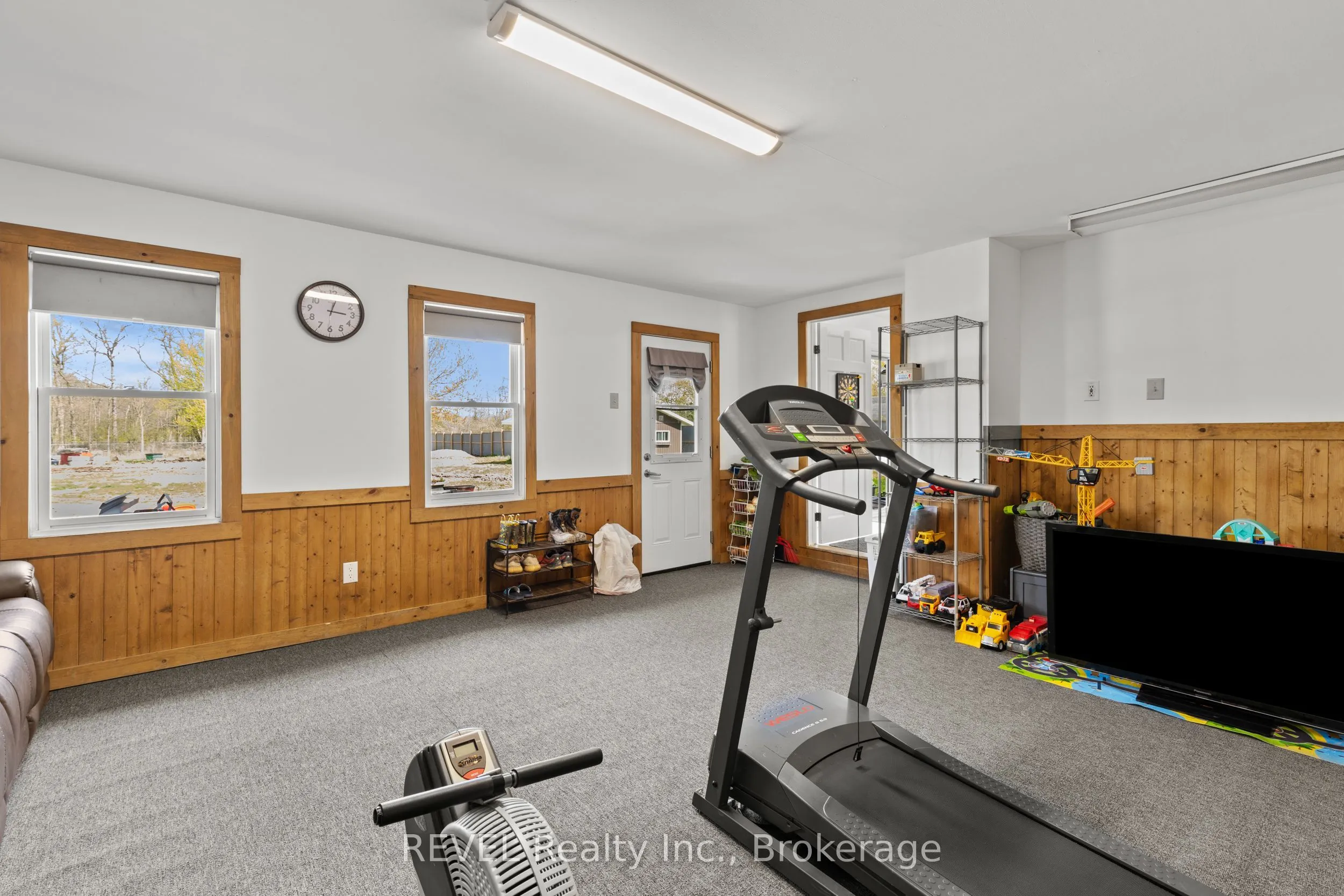 3290 SWITCH Road