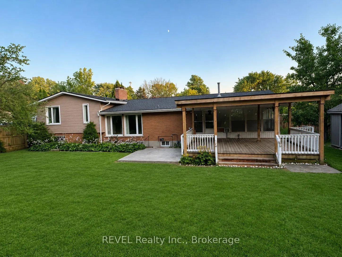 7285 Rolling Acres Crescent