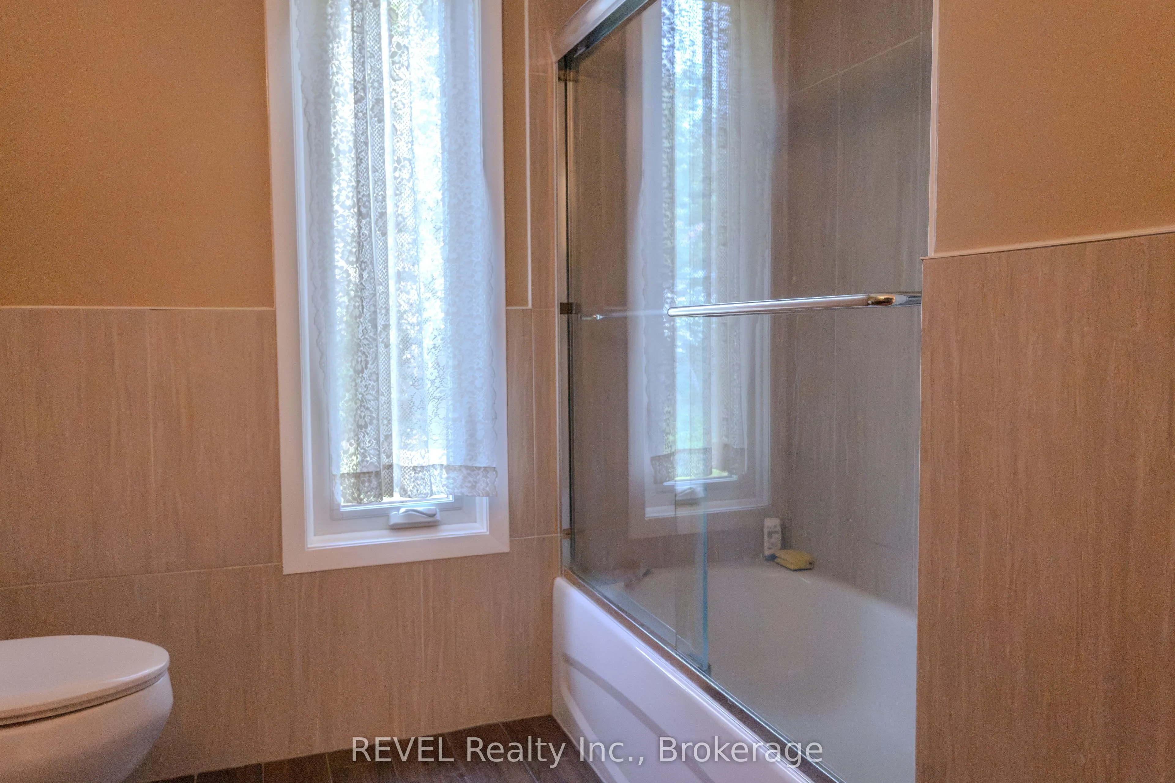 7285 Rolling Acres Crescent