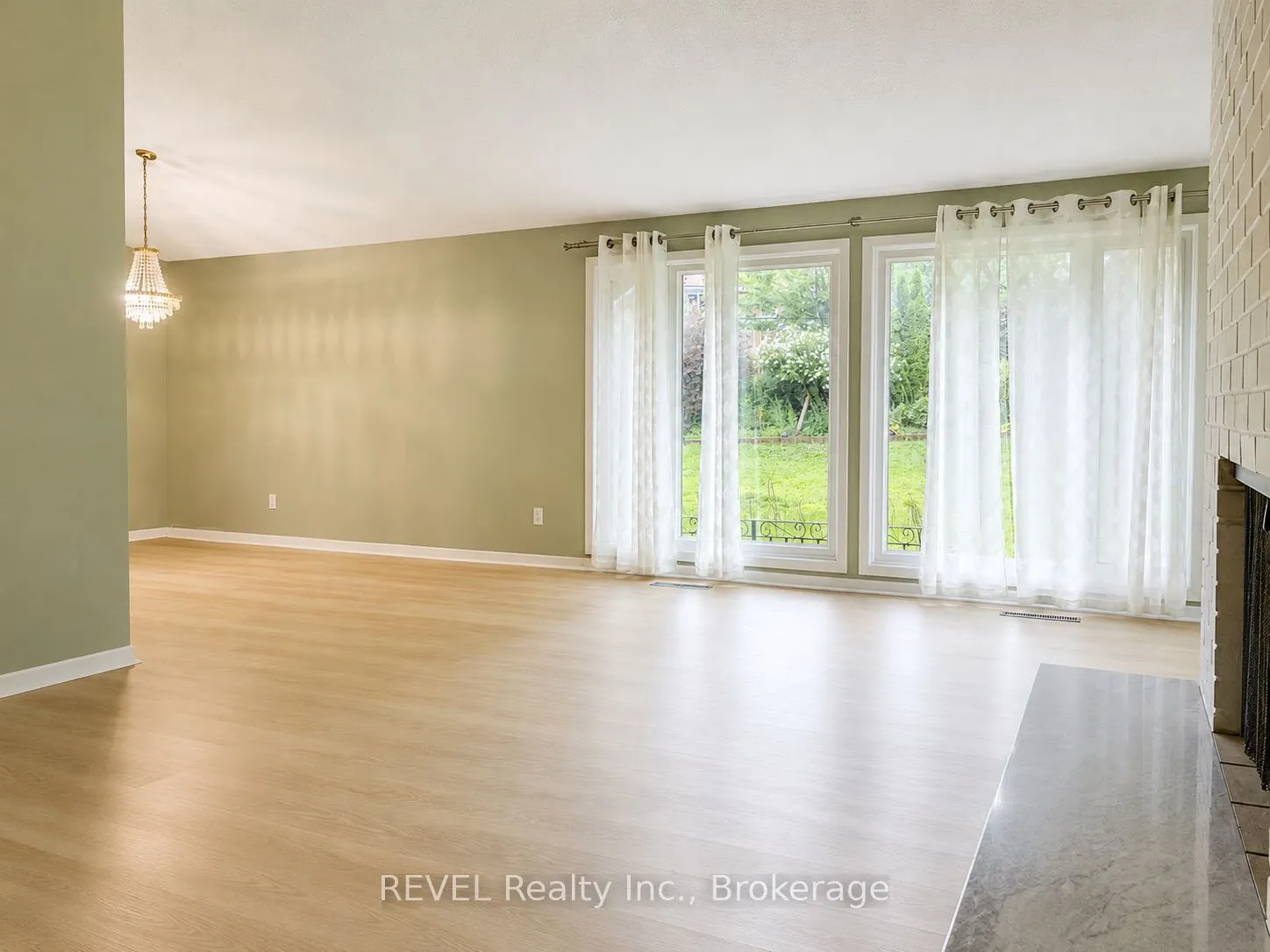 7285 Rolling Acres Crescent