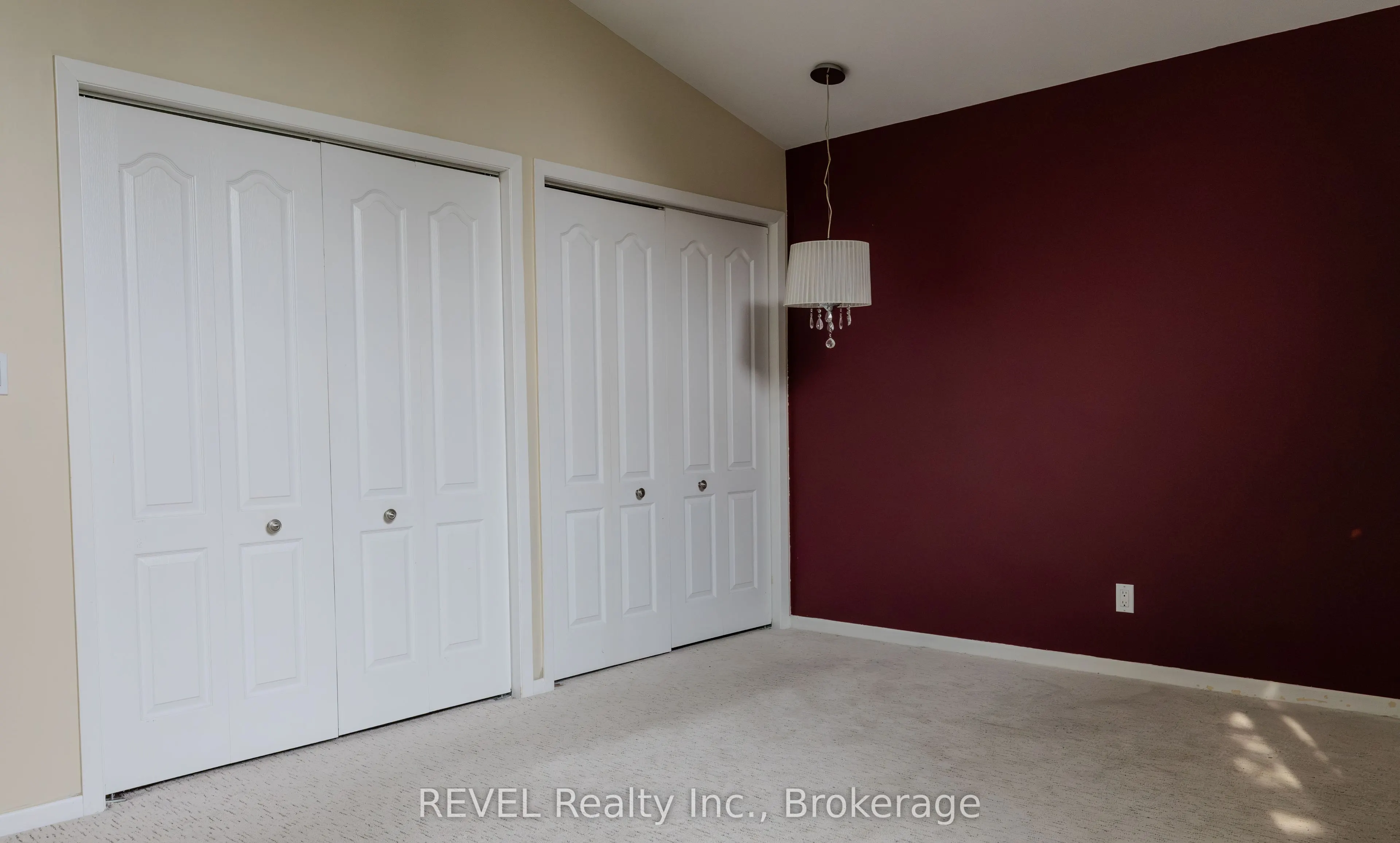 7285 Rolling Acres Crescent