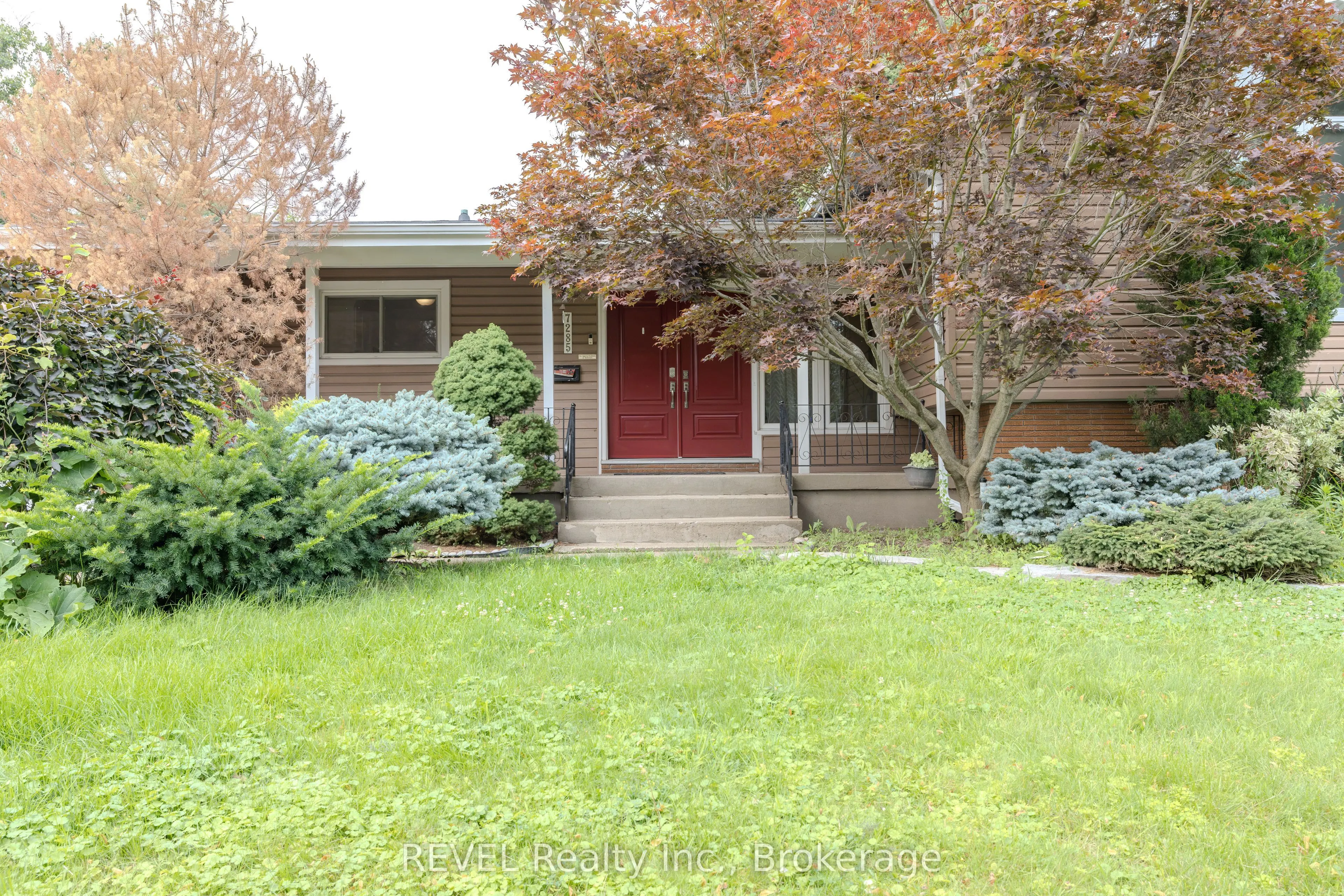 7285 Rolling Acres Crescent