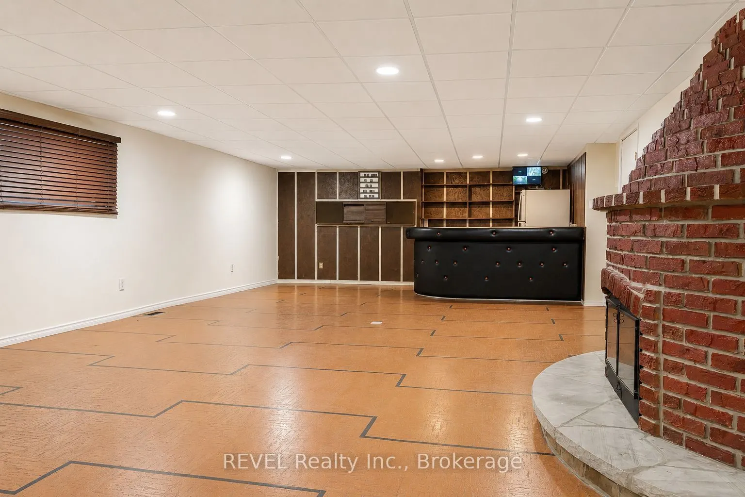 7285 Rolling Acres Crescent