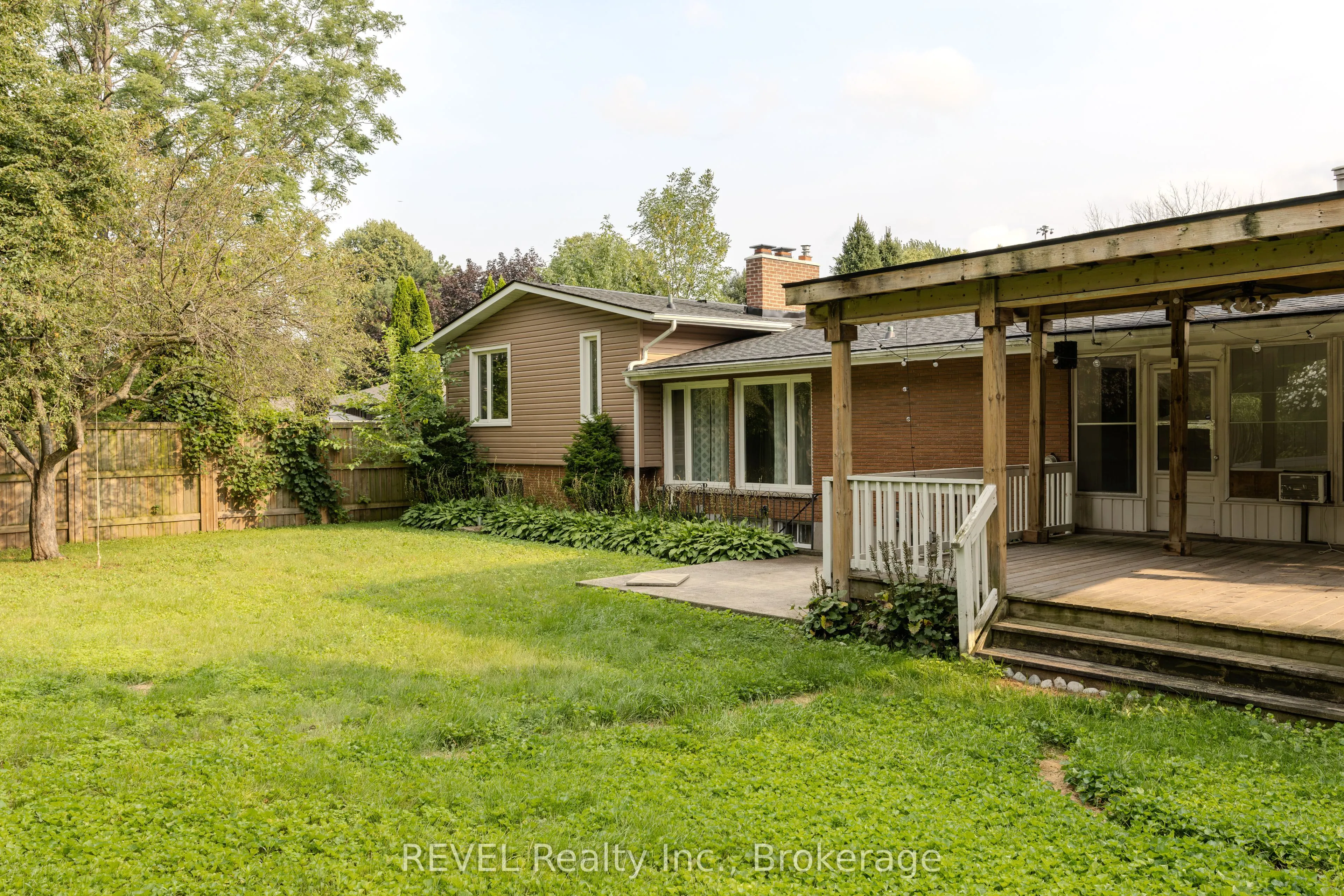 7285 Rolling Acres Crescent