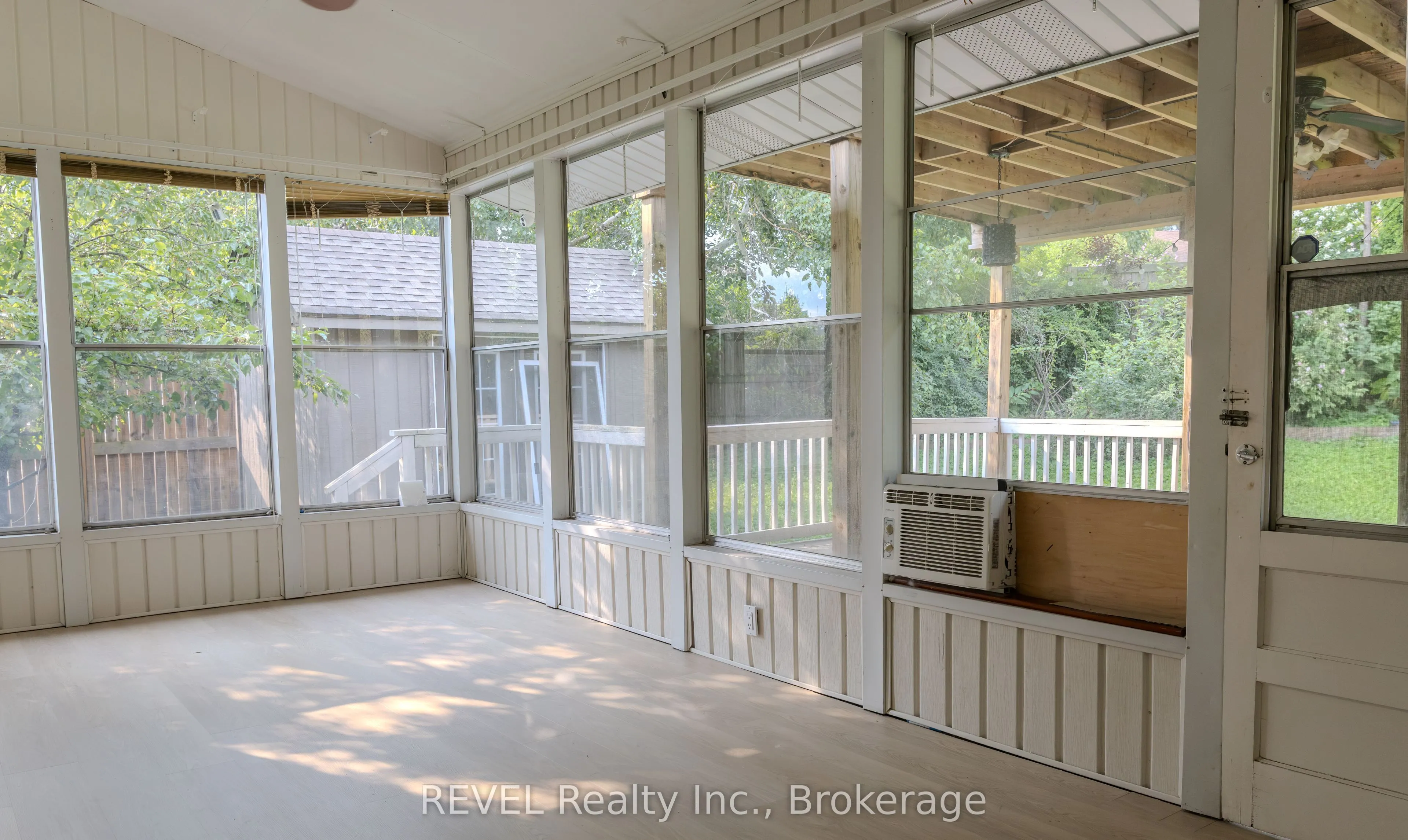 7285 Rolling Acres Crescent