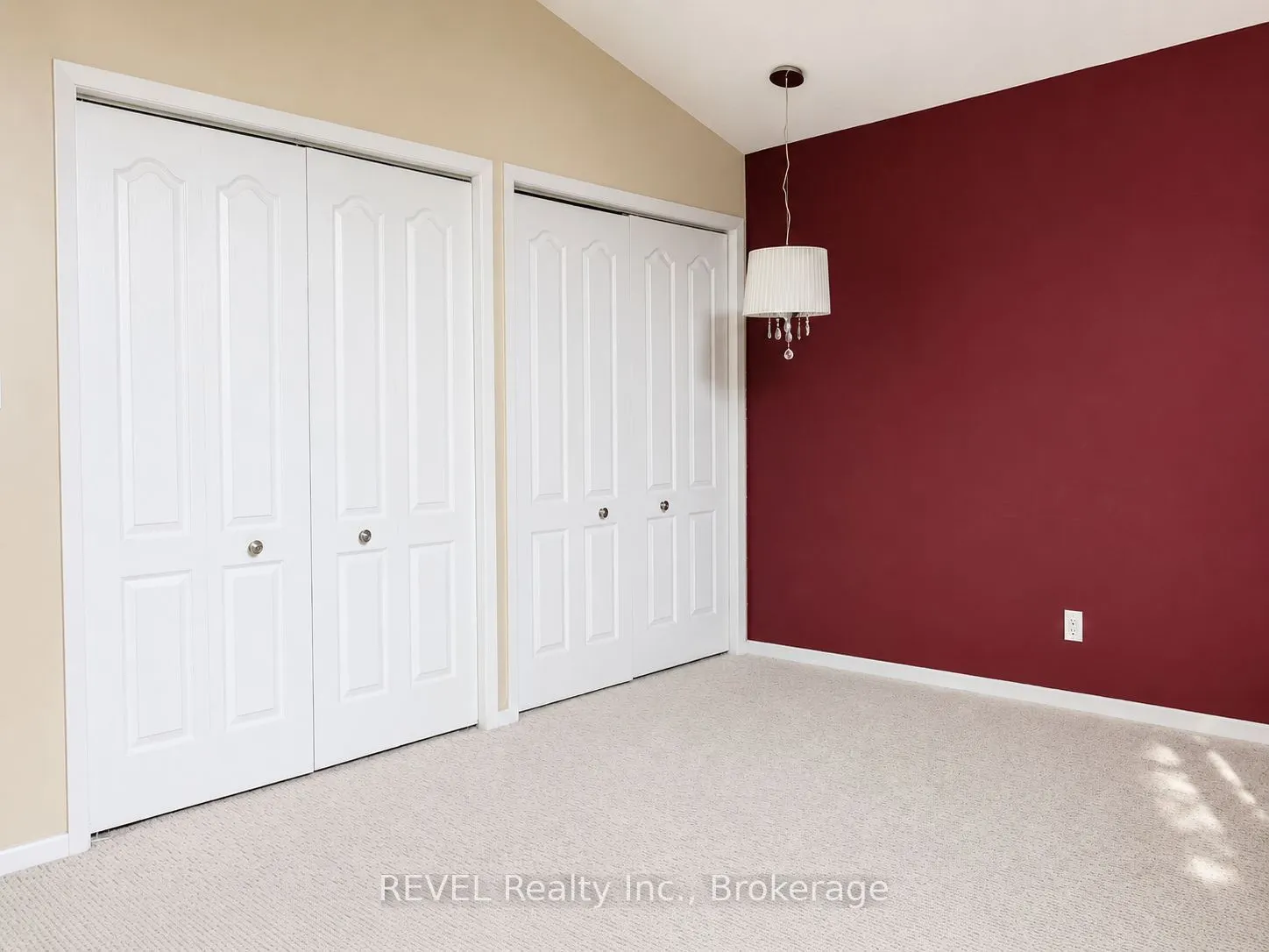 7285 Rolling Acres Crescent