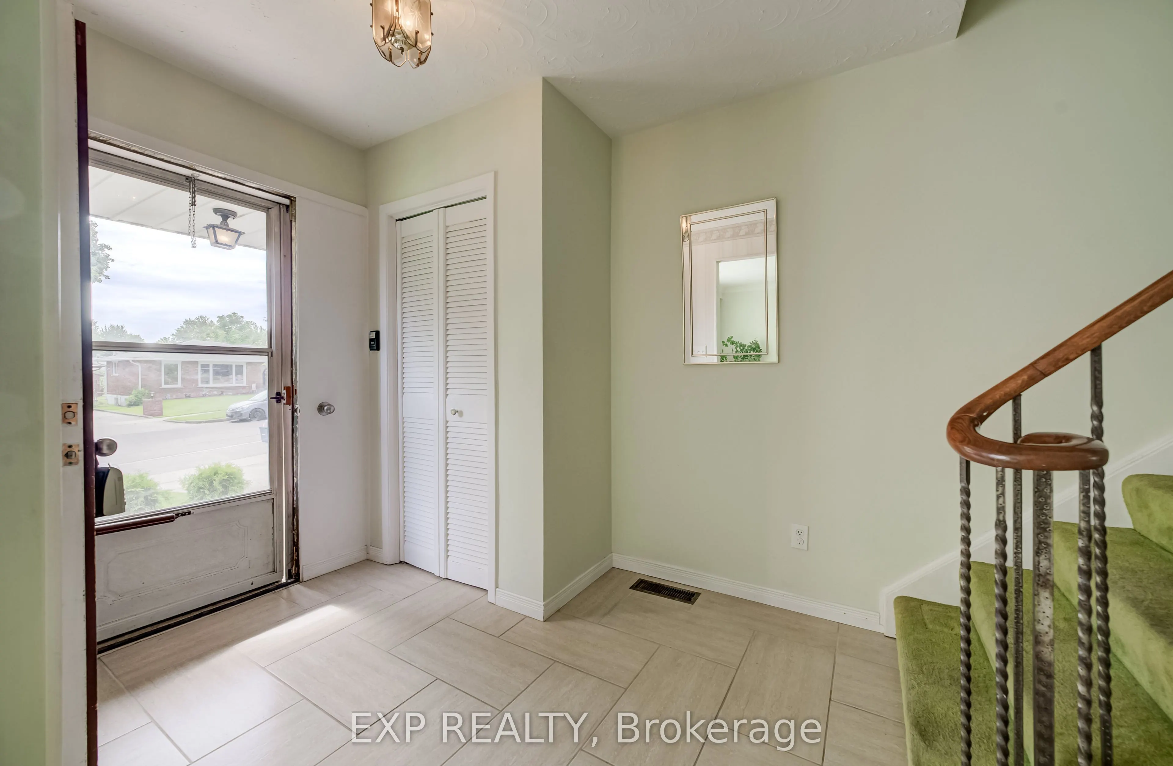 16 Bonnylyn Drive