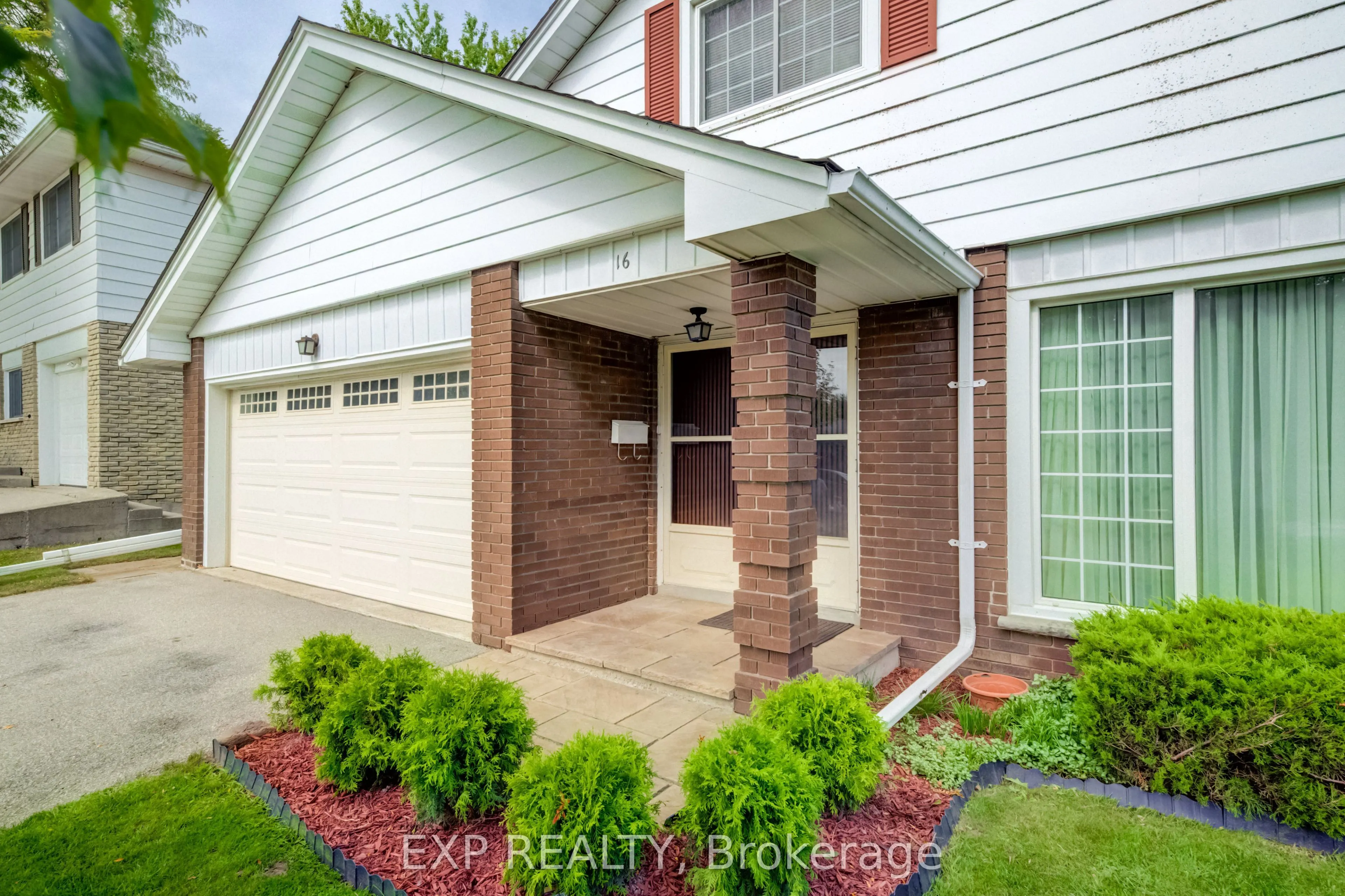 16 Bonnylyn Drive