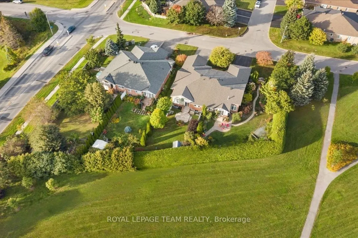 6 Amberlakes Drive