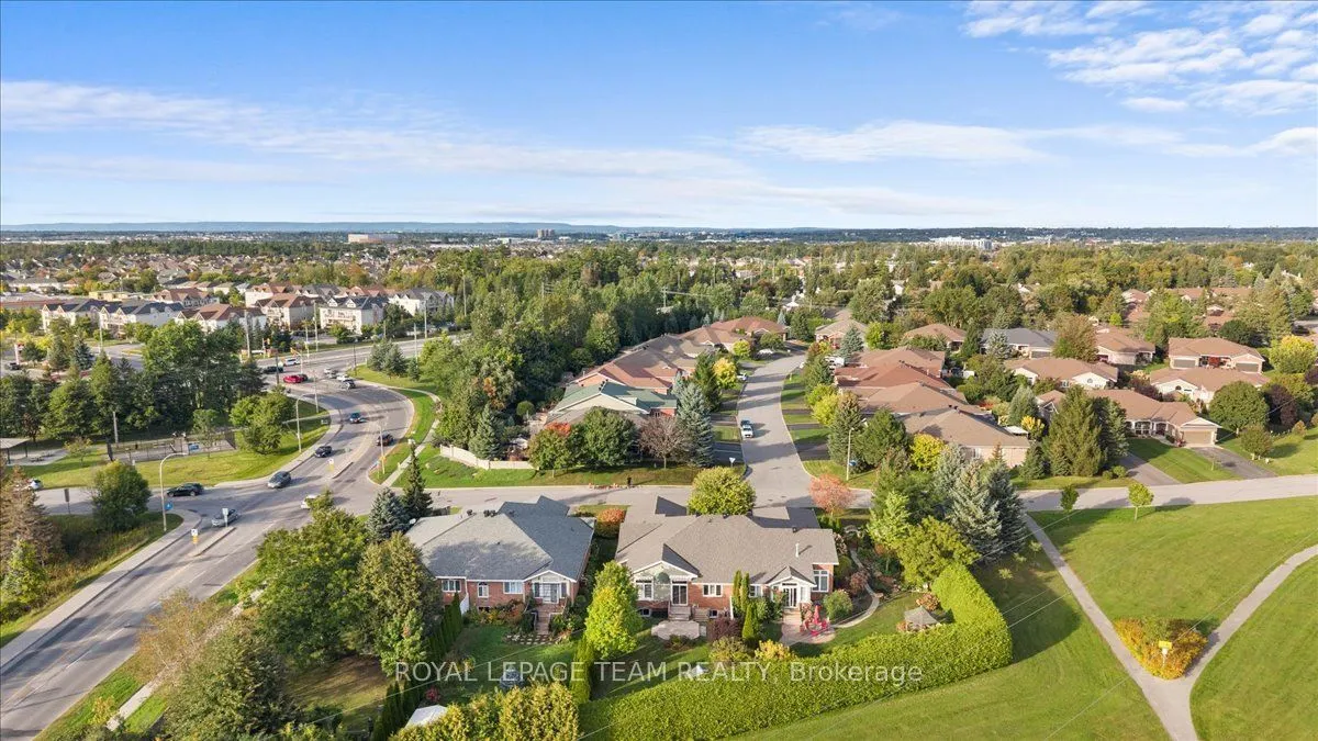 6 Amberlakes Drive