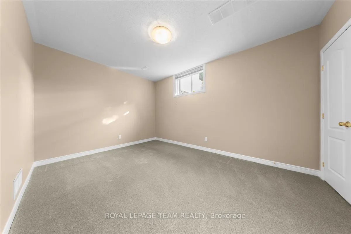 6 Amberlakes Drive