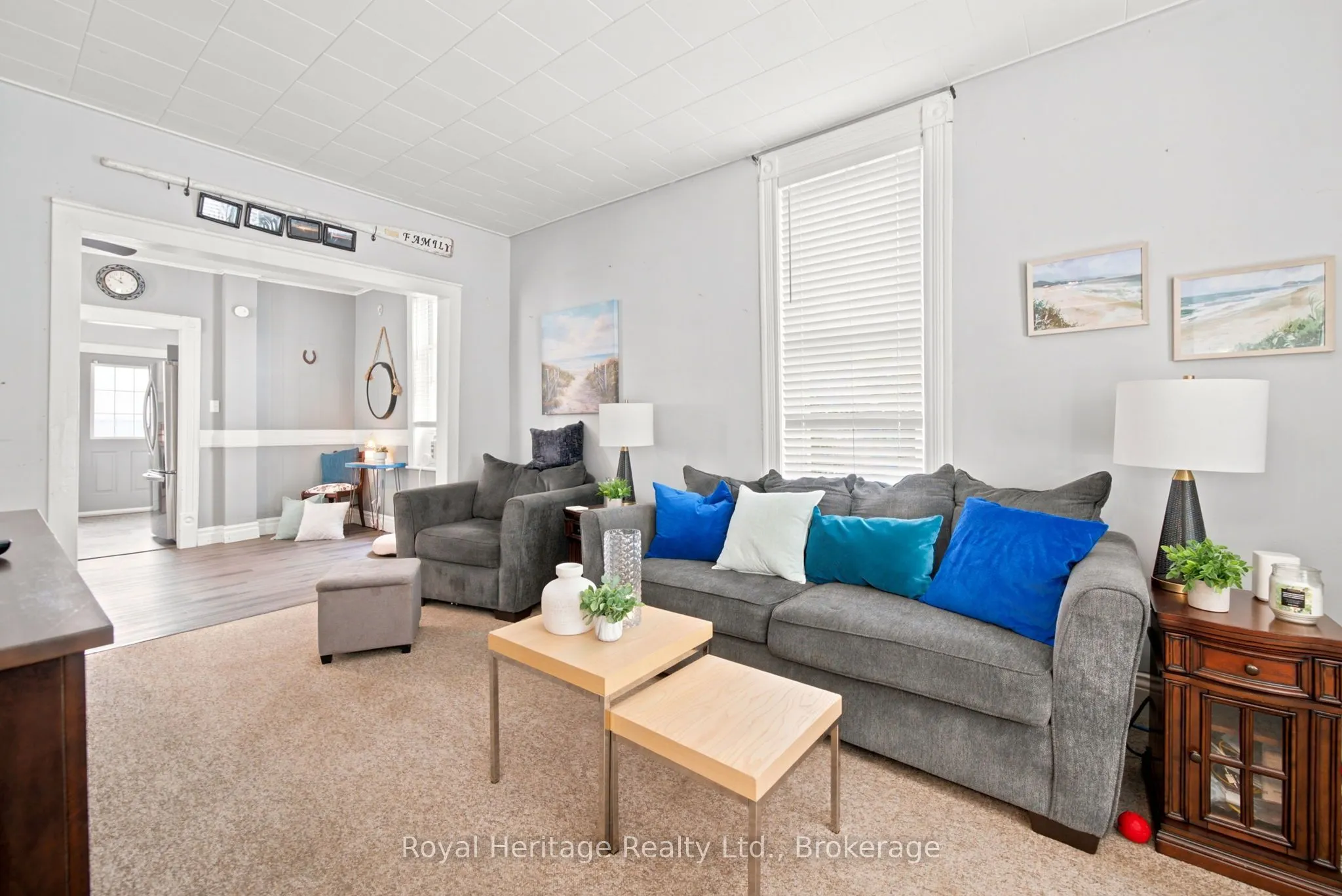 61 Lindsay Street N
