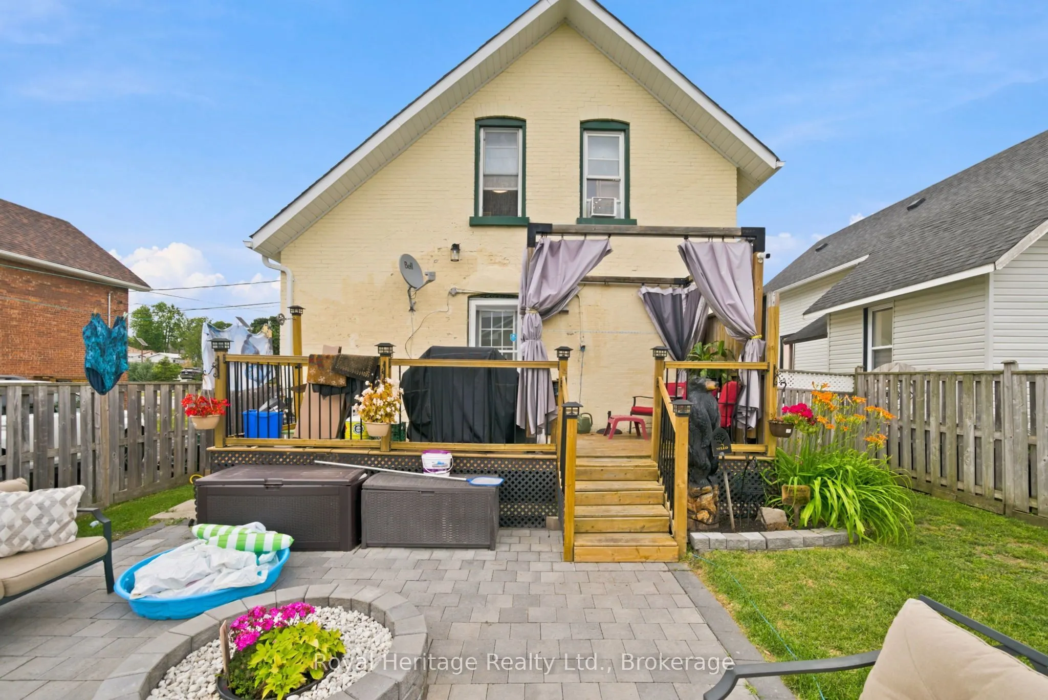 61 Lindsay Street N