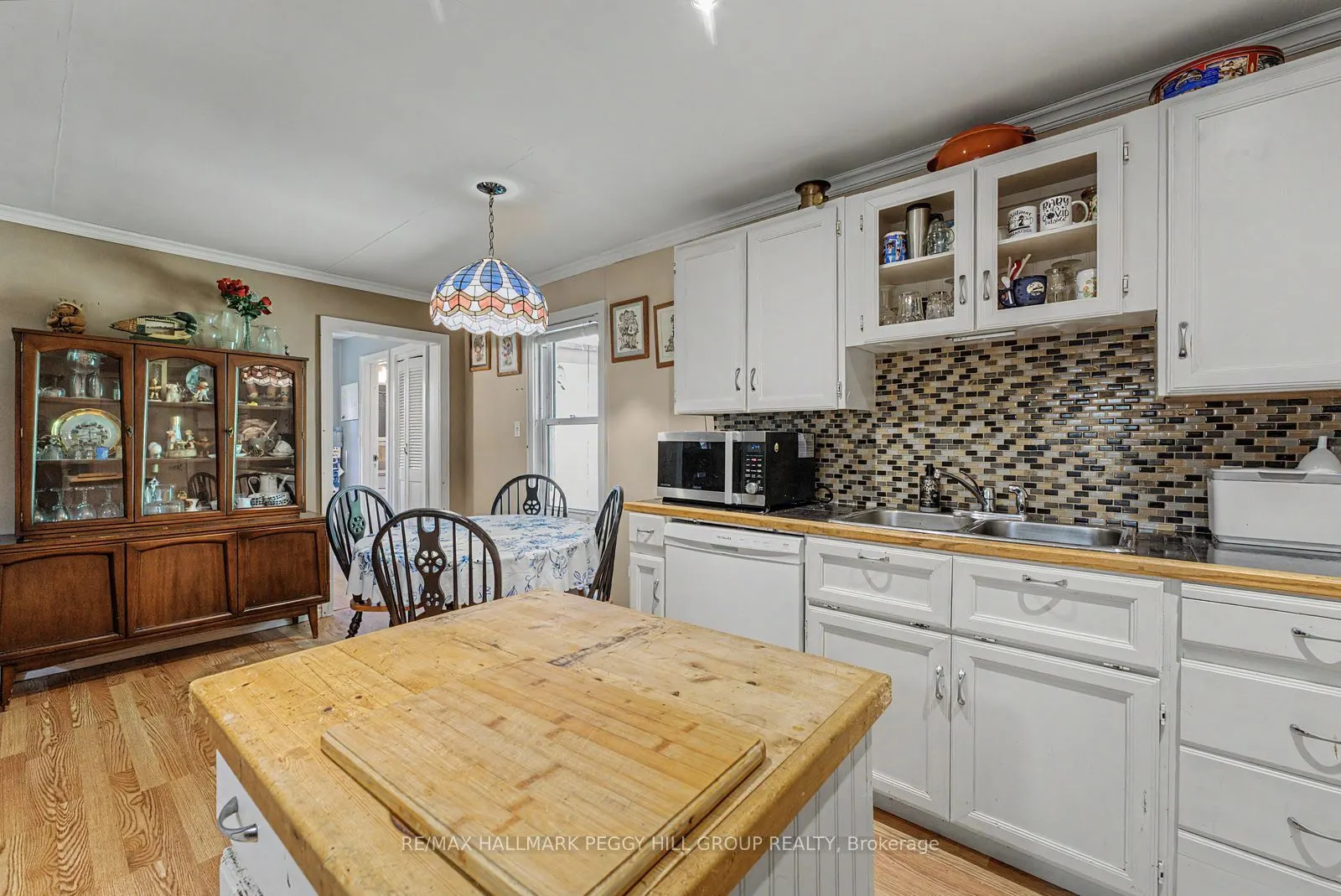 1301 Honey Harbour Road
