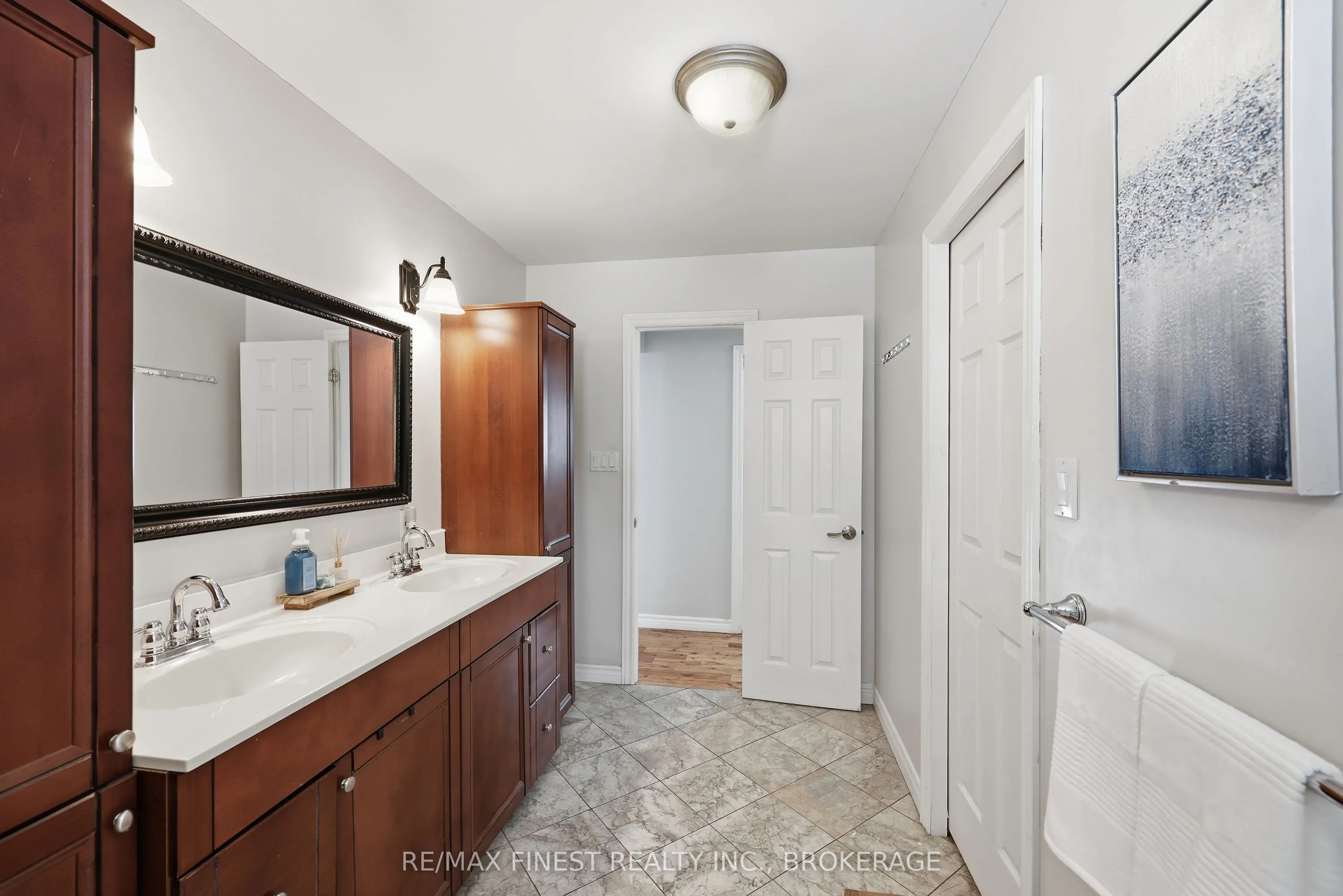 2518 Rideau Ferry Road