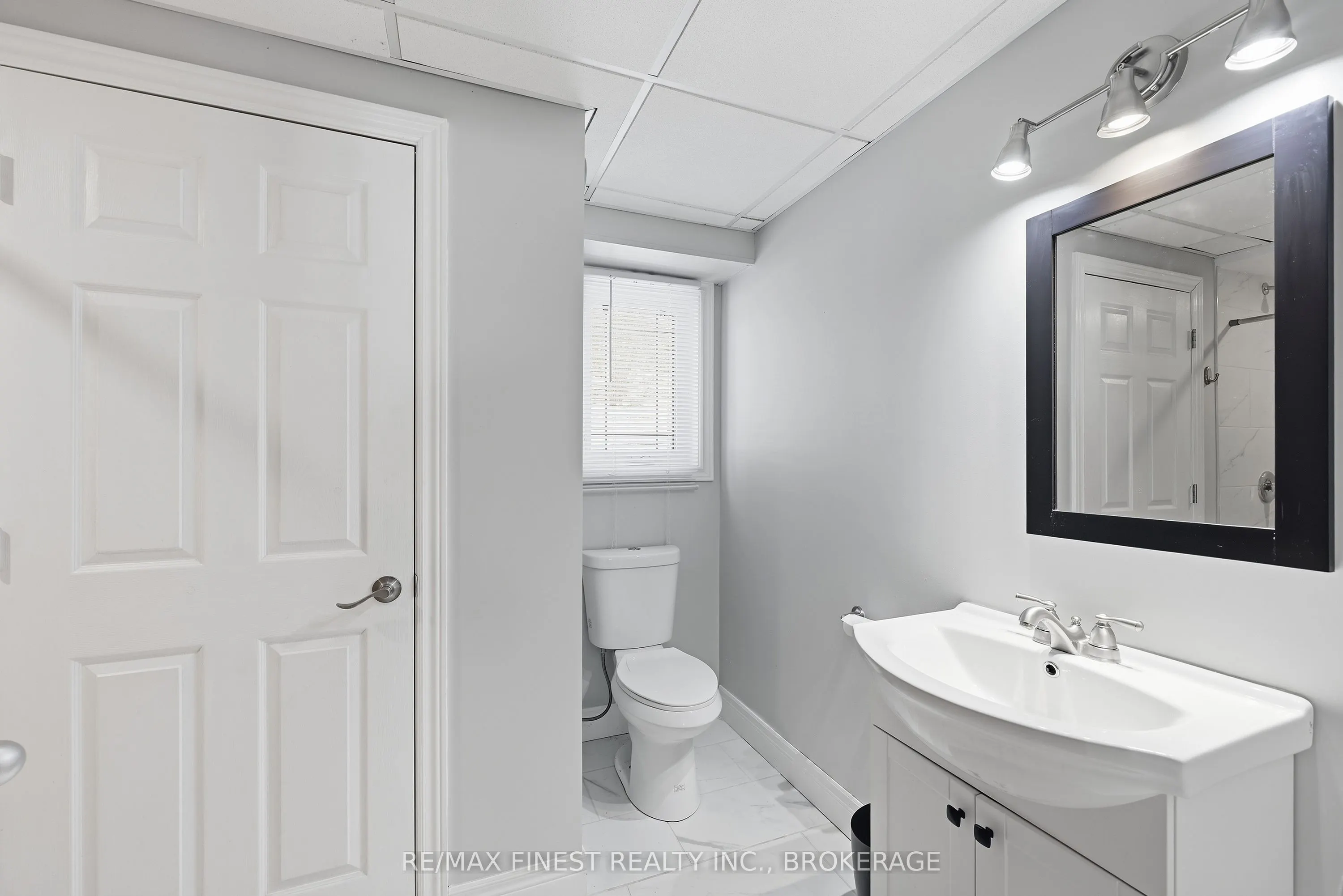 2518 Rideau Ferry Road