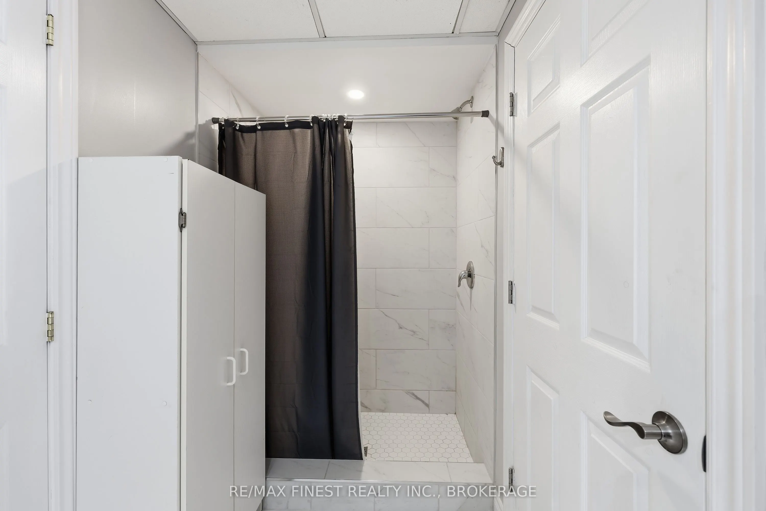 2518 Rideau Ferry Road