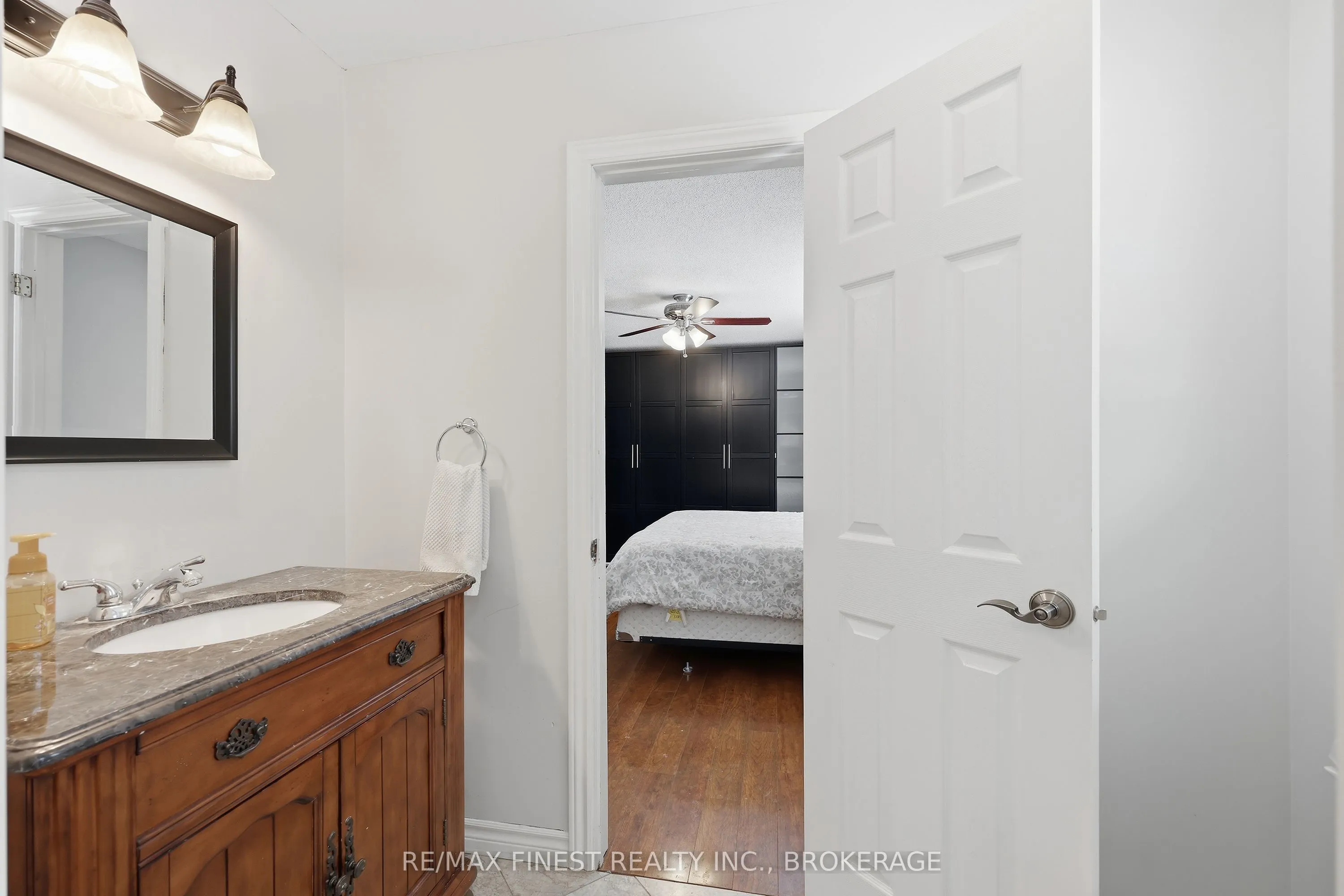 2518 Rideau Ferry Road