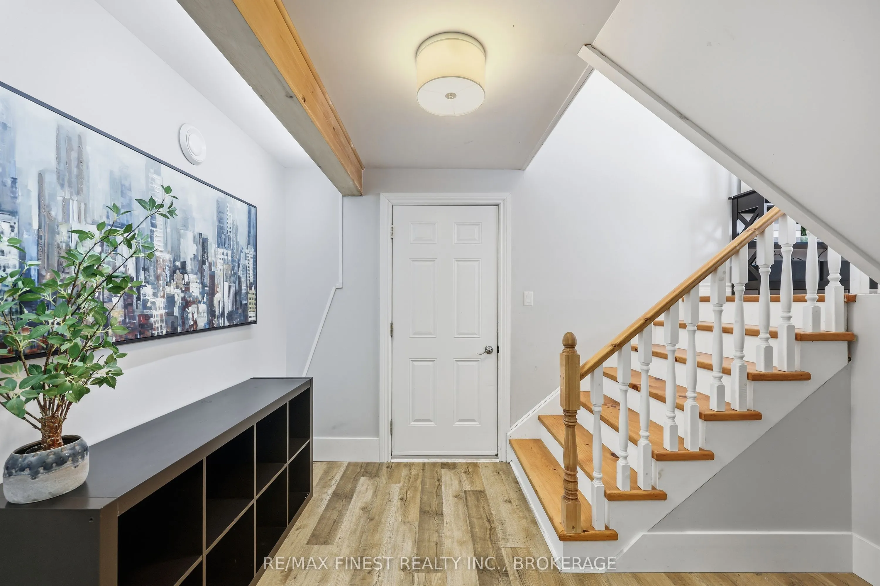 2518 Rideau Ferry Road