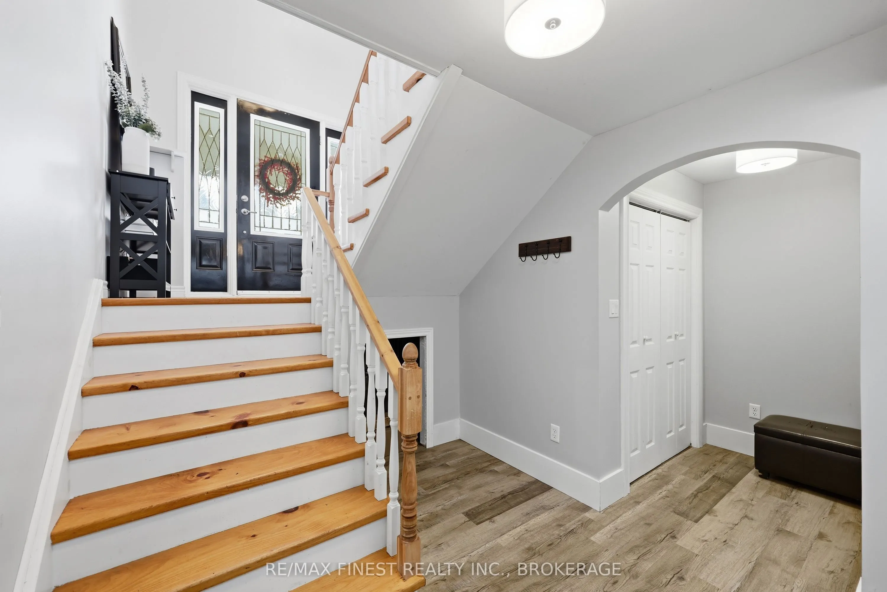 2518 Rideau Ferry Road