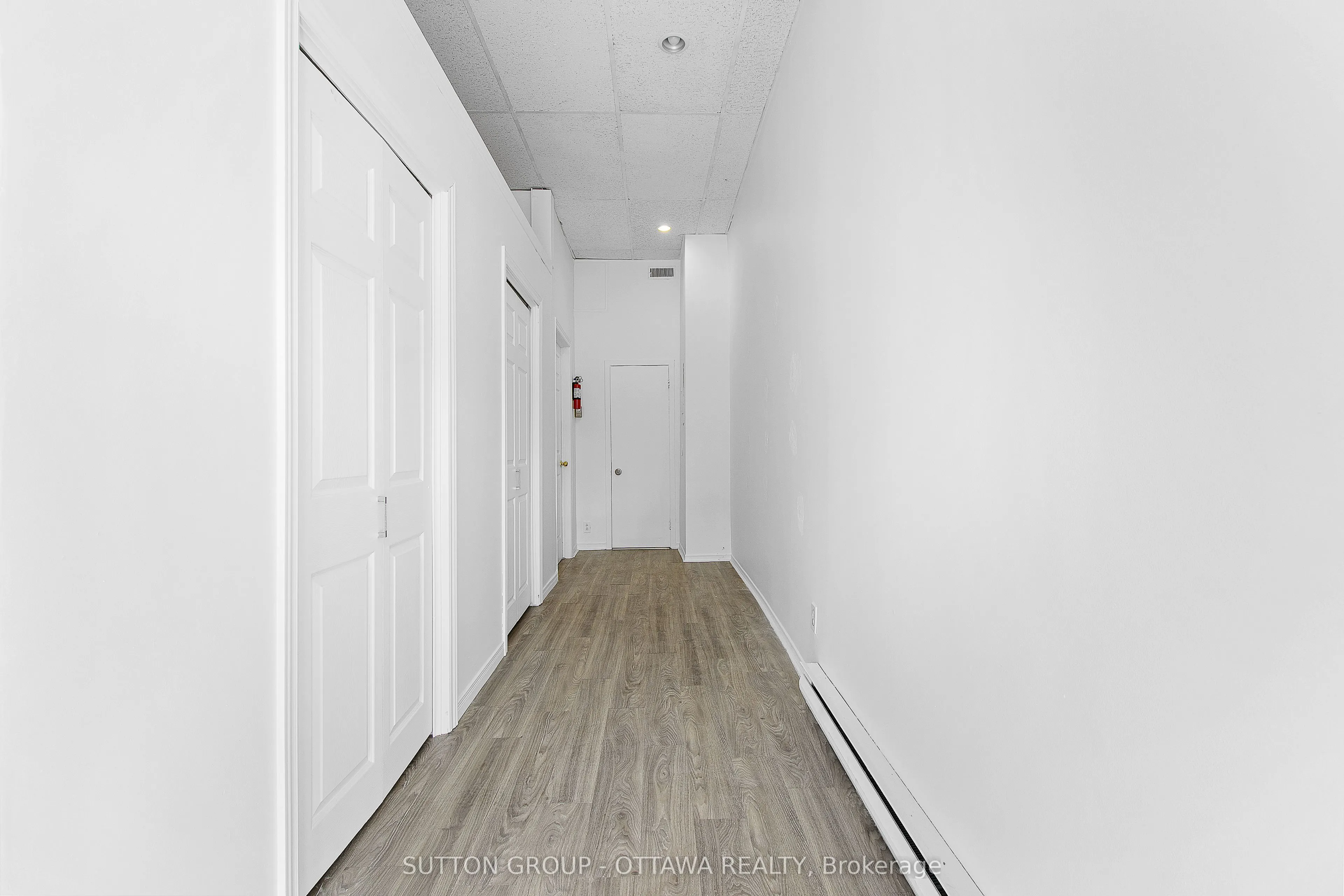 669-671 Main Street E