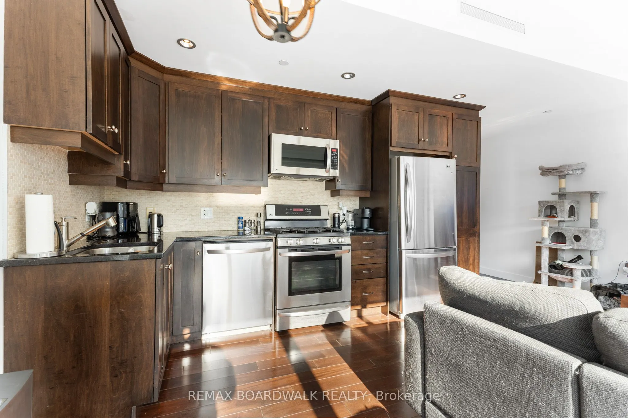 90 George Street #401