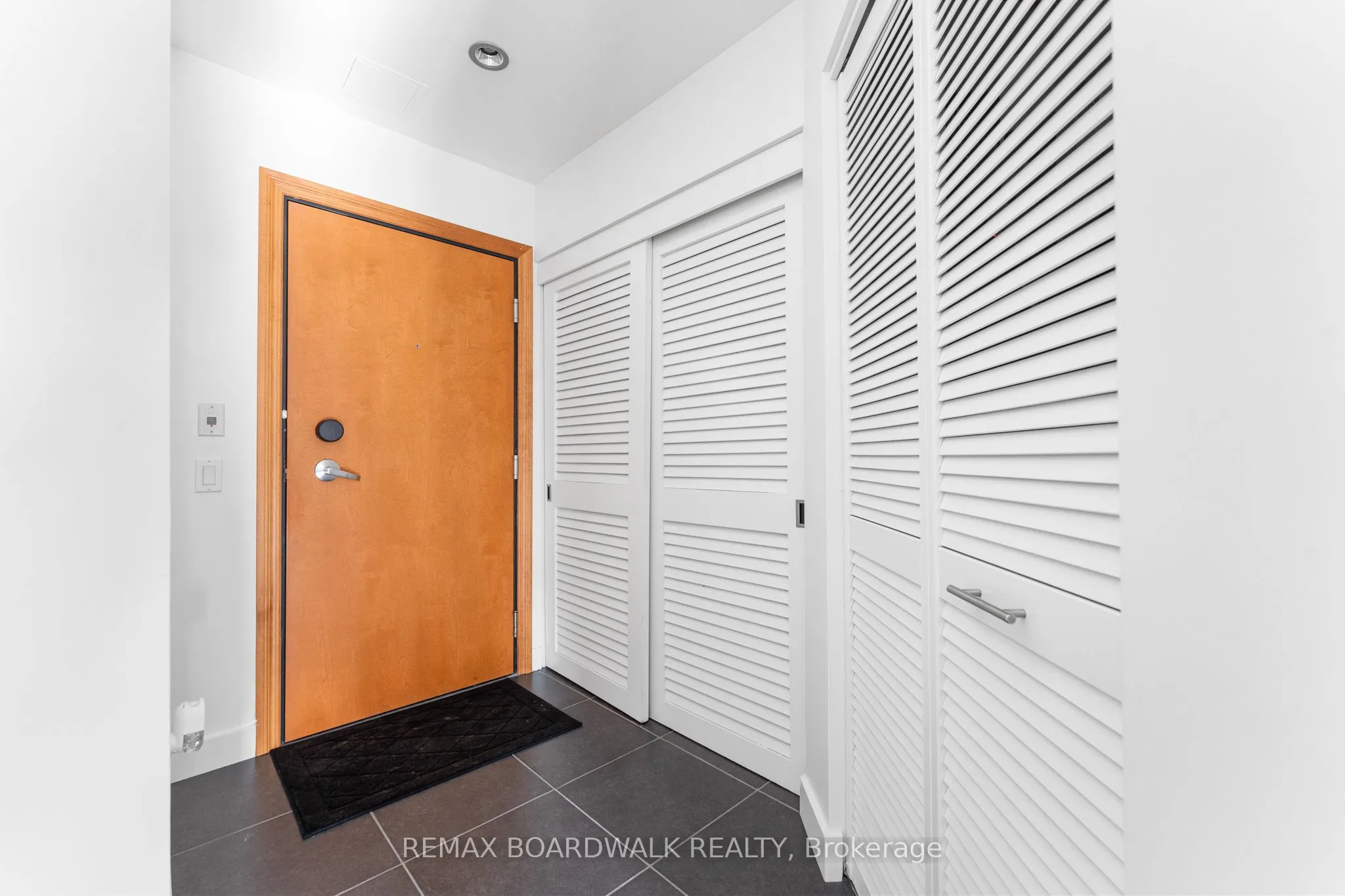 90 George Street #401