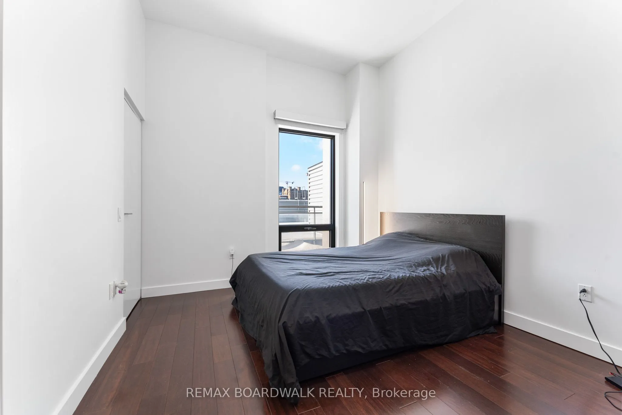 90 George Street #401