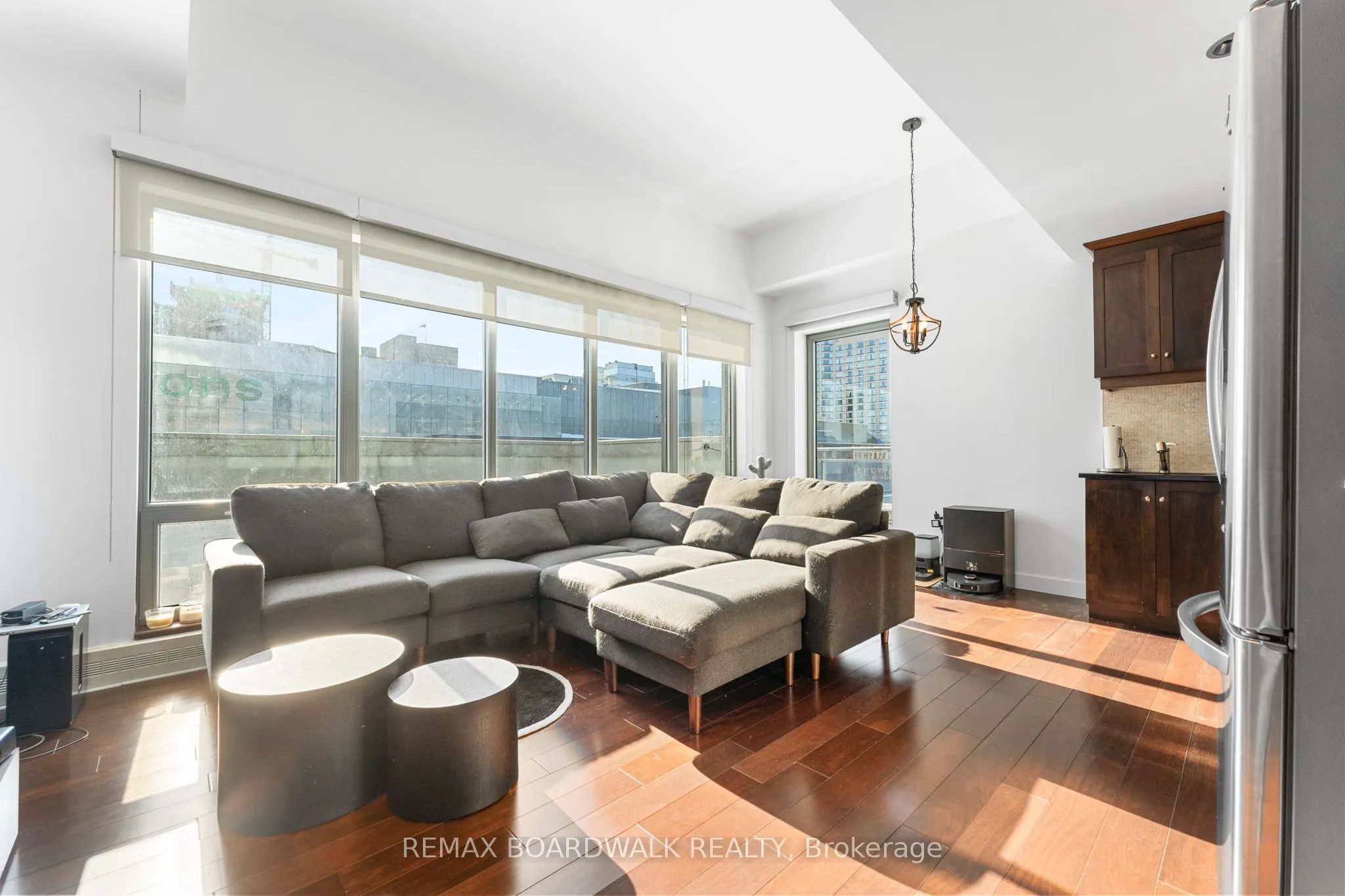 90 George Street #401