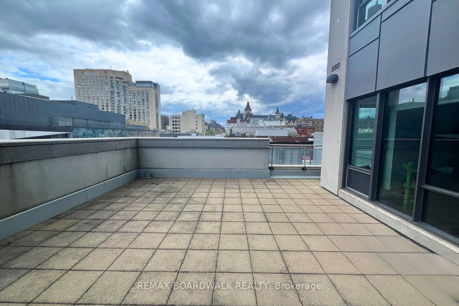 90 George Street #401