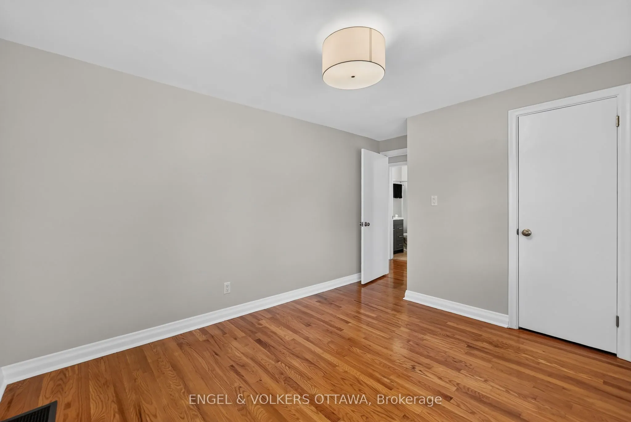 916 Iroquois Road