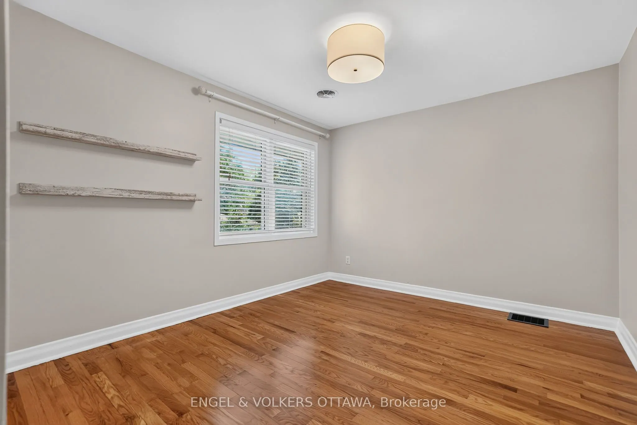 916 Iroquois Road